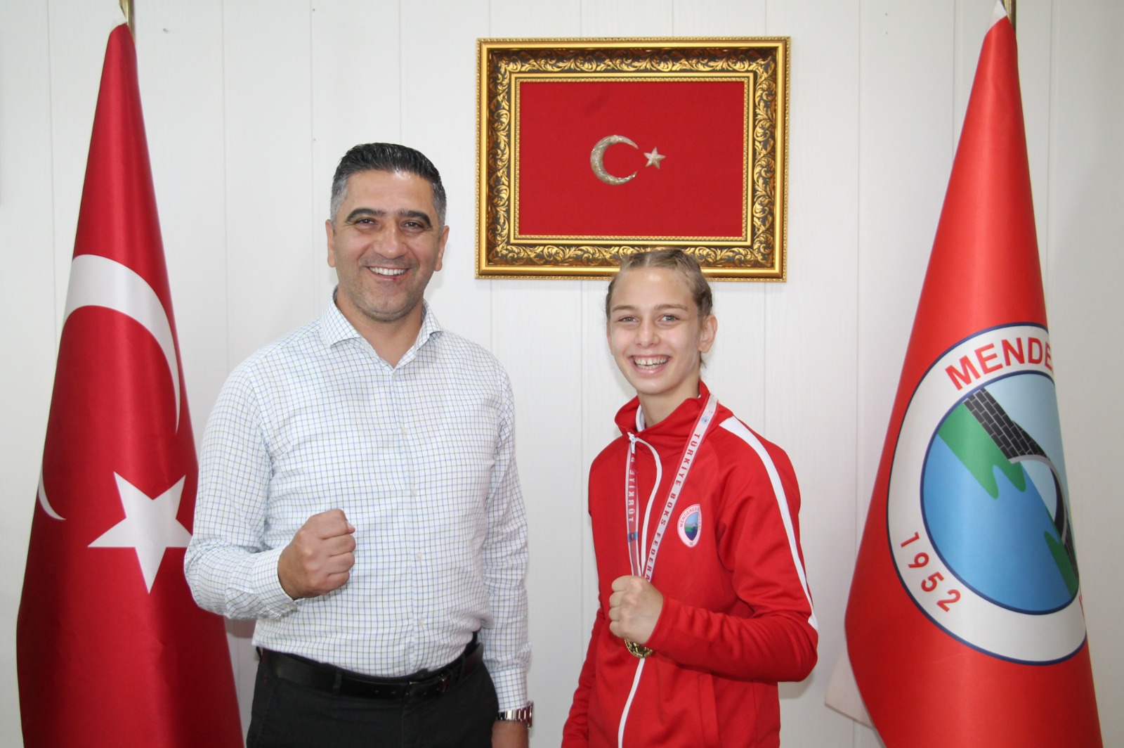 ürkiye’de ilk ve tek olma özelliği gösteren Menderes Belediyespor Kadın
