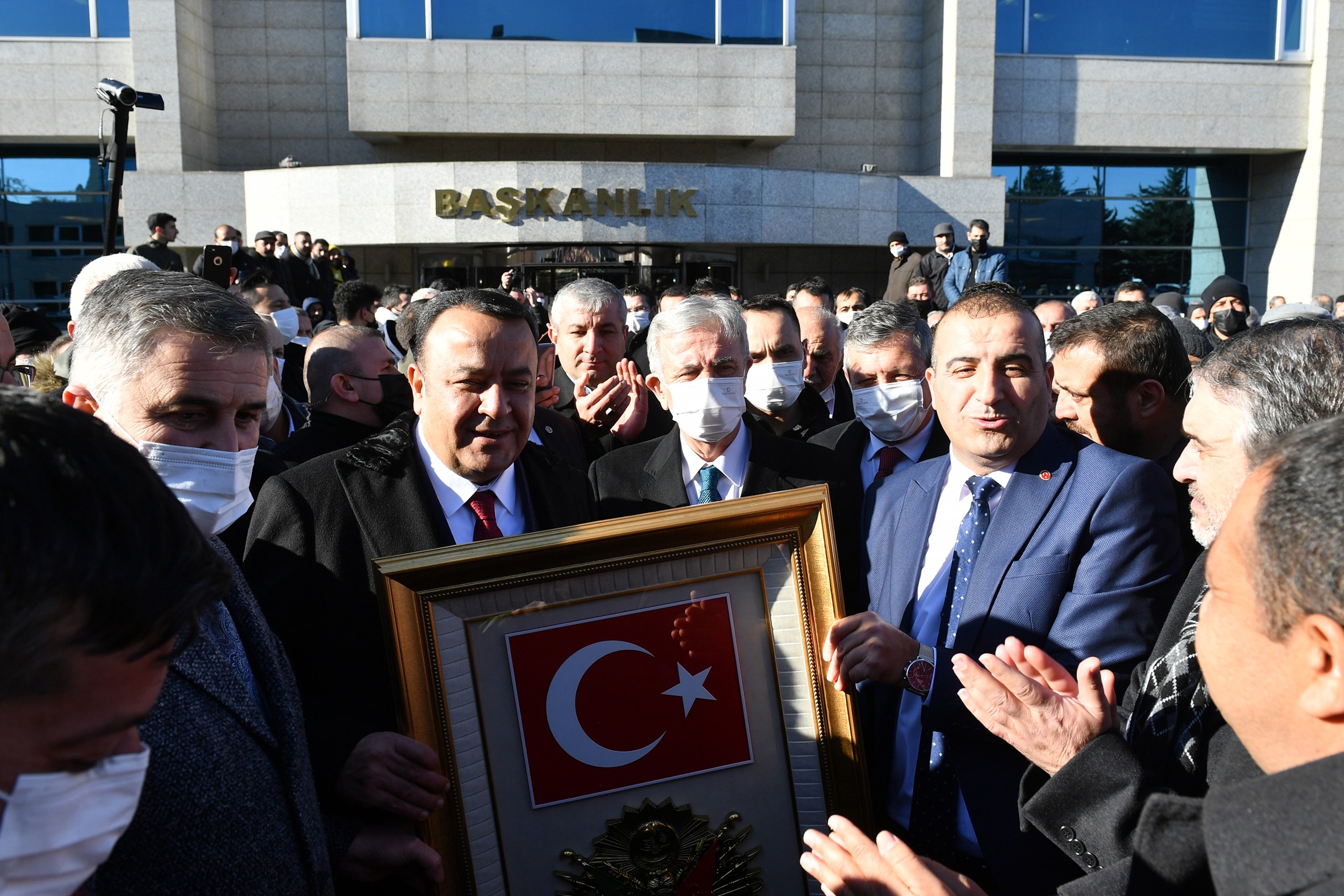    Ankaralı özel halk otobüsü esnafı, Büyükşehir Belediye Başkanı Mansur