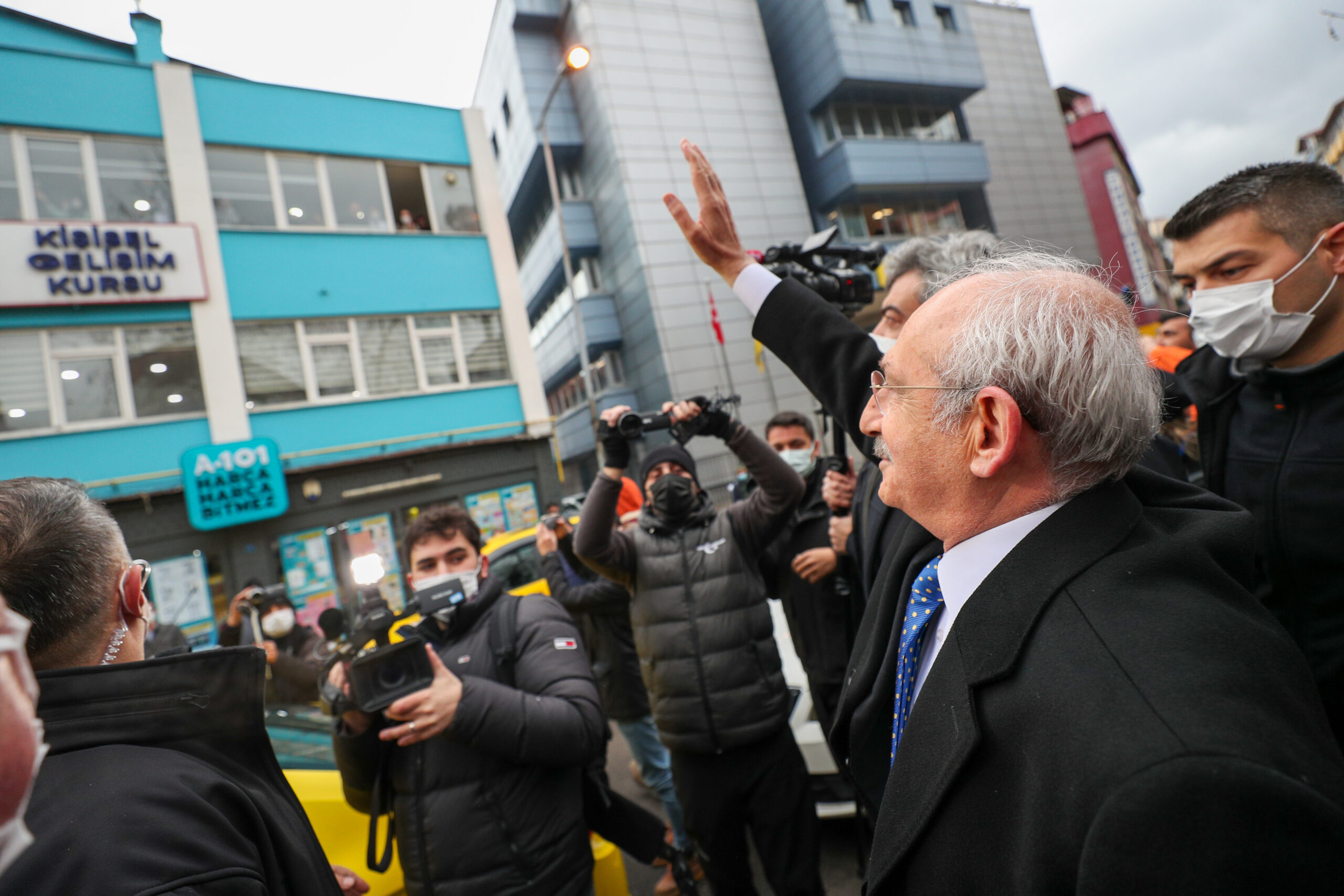 CHP GENEL BAŞKANI KEMAL KILIÇDAROĞLU, ZONGULDAK’TA Cumhuriyet Halk Partisi Genel Başkanı Kemal Kılıçdaroğlu, Zonguldak’ta esnaf ziyaretinde
