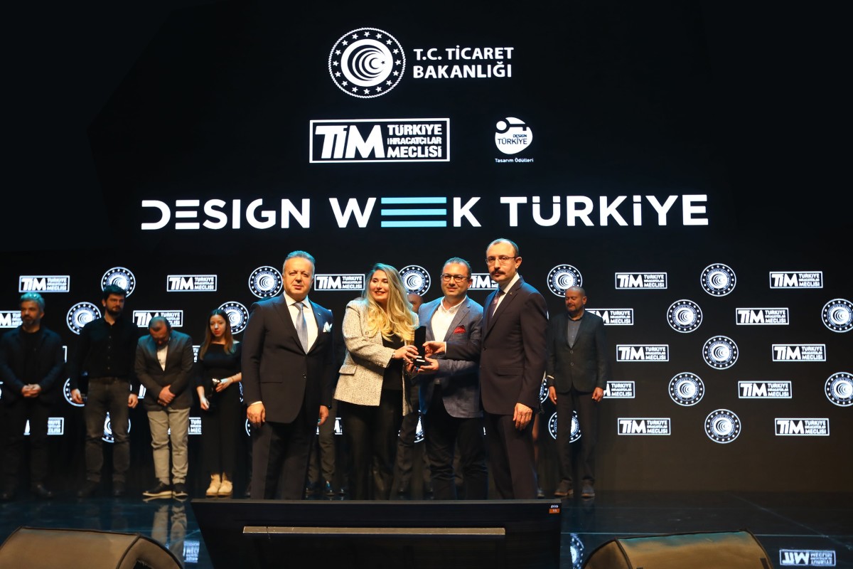 Hammam Design Radyatör, havlupan tasarımı CATENA ile Türkiye’nin en prestijli