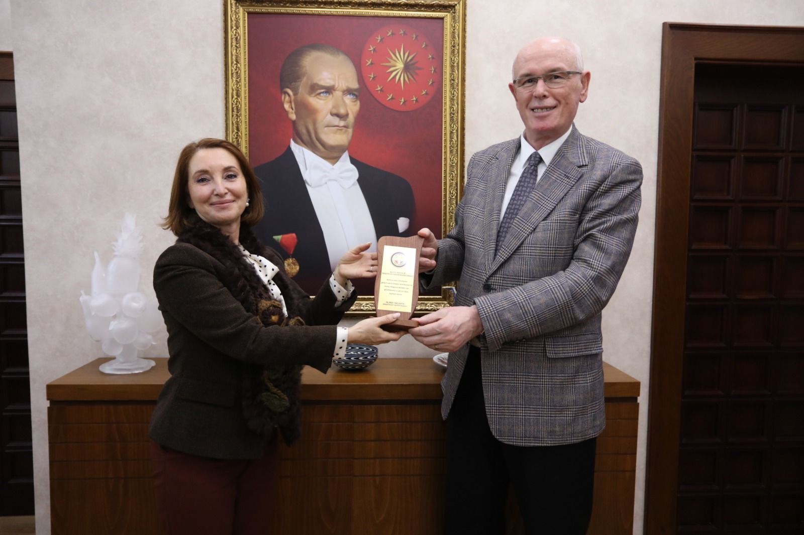 Eskişehir Kent Konseyi, Odunpazarı Belediye Başkanı Kazım Kurt’u ziyaret etti.