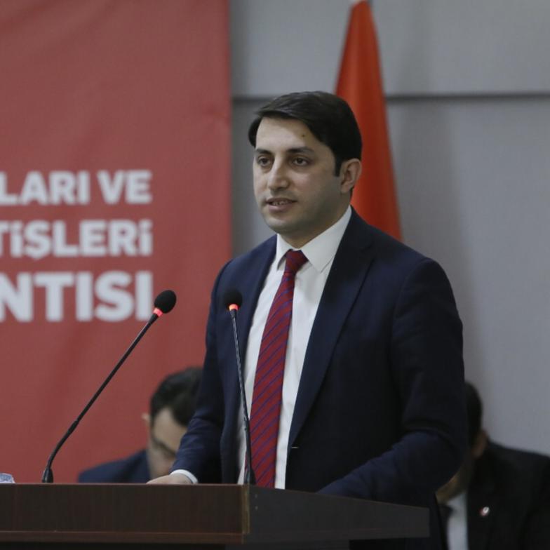 ÖĞRETMENLİK MESLEK KANUNUNDA;  ÖĞRETMENLERİN EMEĞİ DE DEĞERİ DE YOK SAYILIYOR 