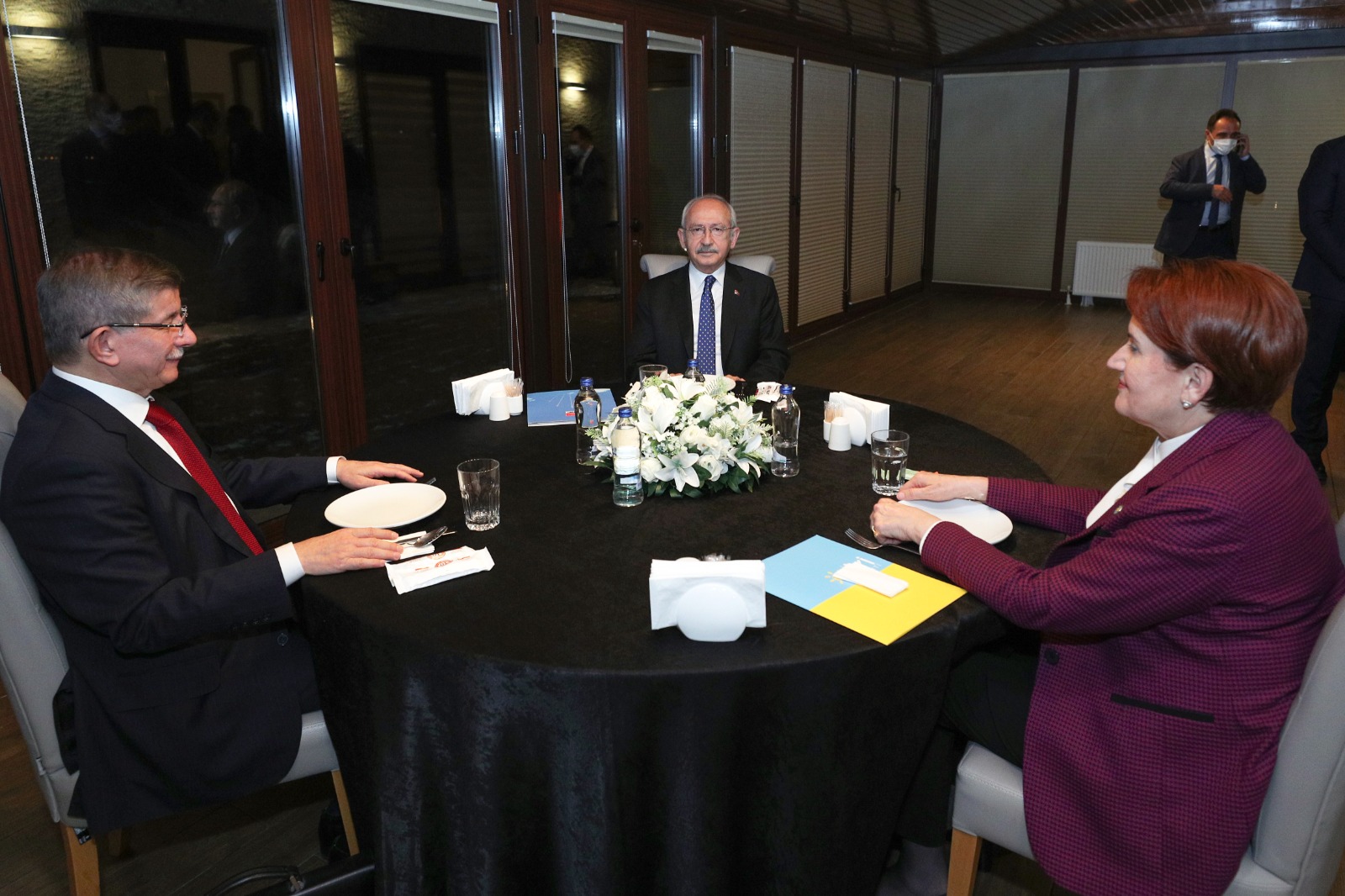 Gelecek Partisi Genel Başkanı Ahmet Davutoğlu, CHP Genel Başkanı Kemal