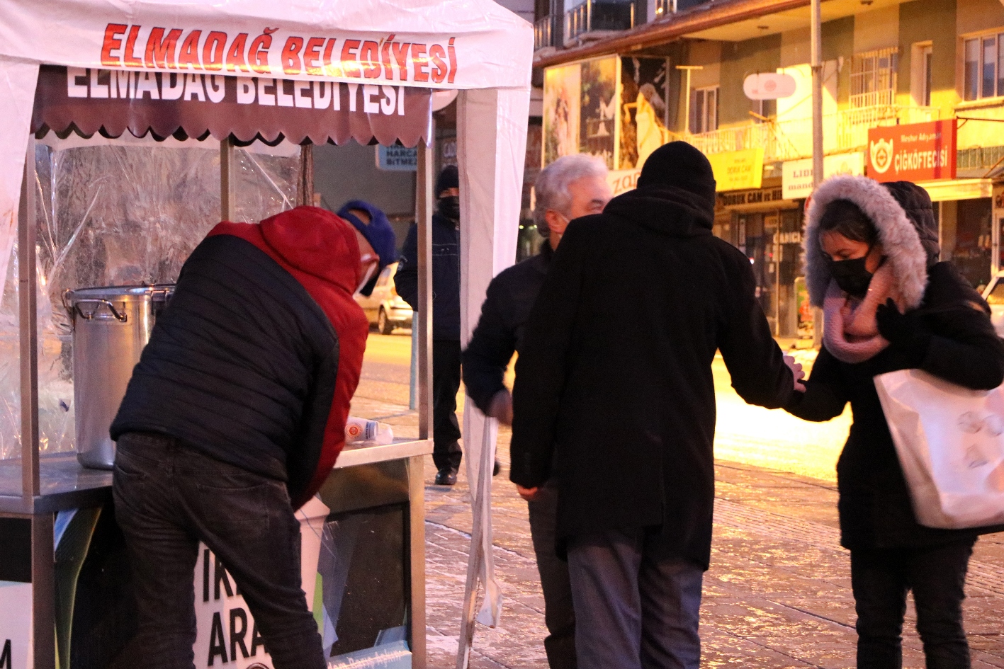 Elmadağ Belediyesi ekipleri tarafından sabahın erken saatlerinde  7 farklı noktada yapılan