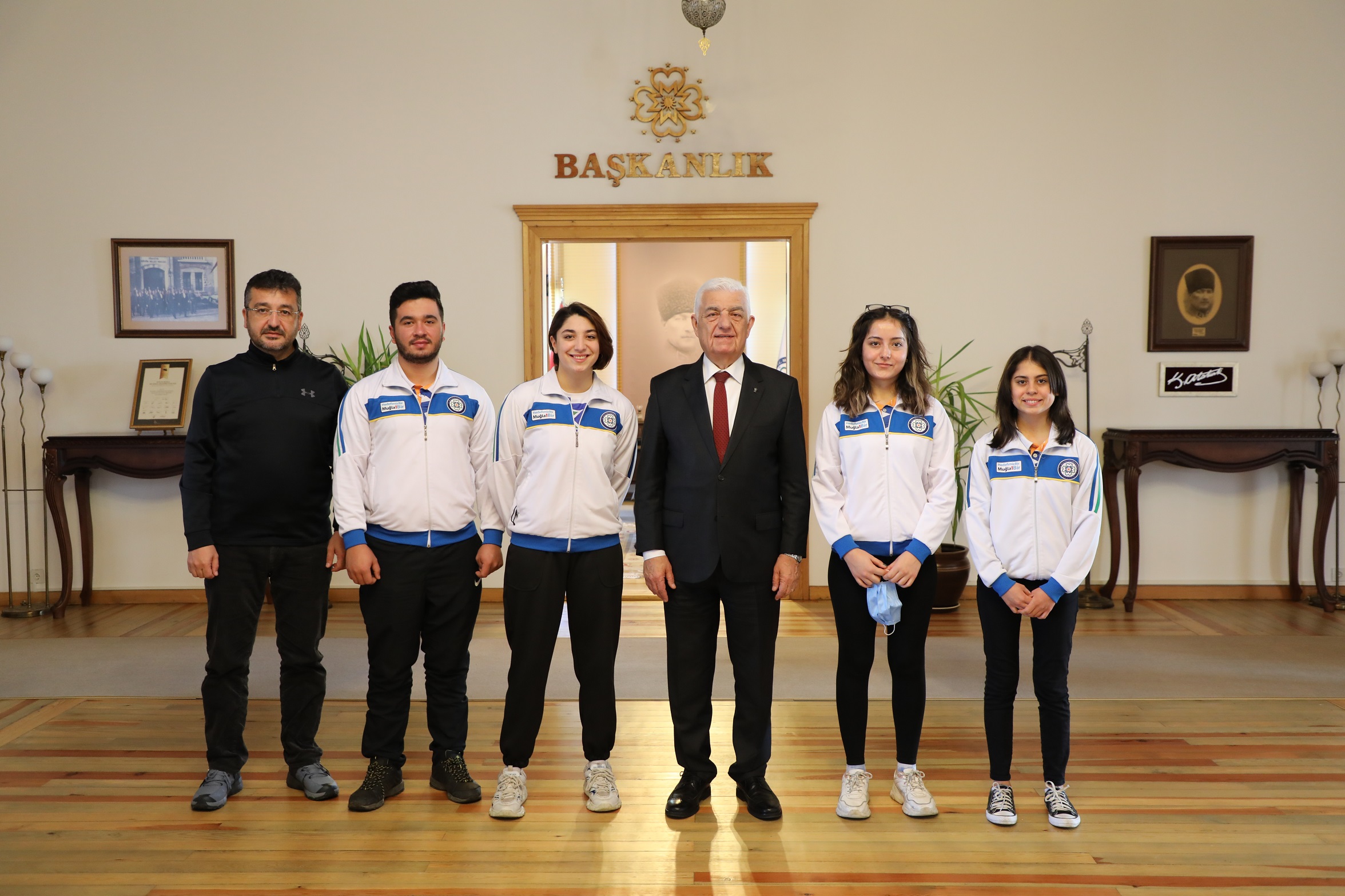 Muğla Büyükşehir Belediyesi okçularından, Hazal Burun, Songül Lök ve Emircan
