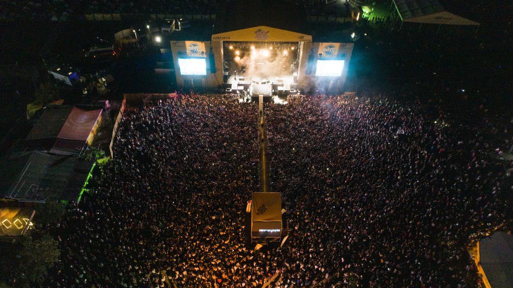 Zeytinli Rock Festivali bundan sonra Burhaniye’de yapılacak. İlki 2005 yılında