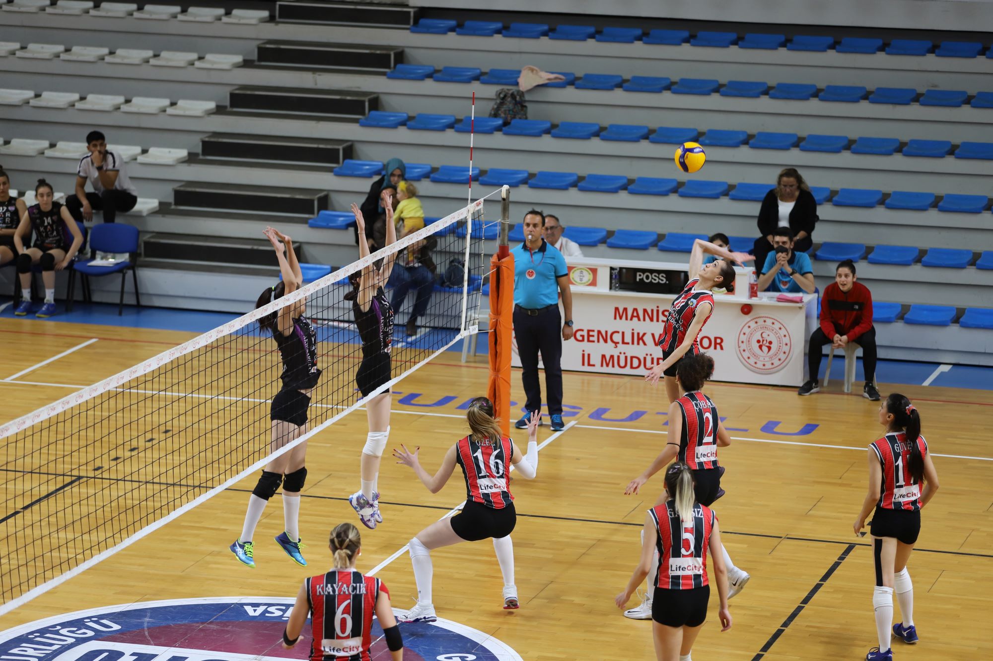 Turgutlu Belediyespor Kadın Voleybol Takımı Akhisargücü’ne Konuk Olacak Turgutlu Belediyespor Kadın Voleybol Takımı bu hafta Akhisargücü’nün evine konuk