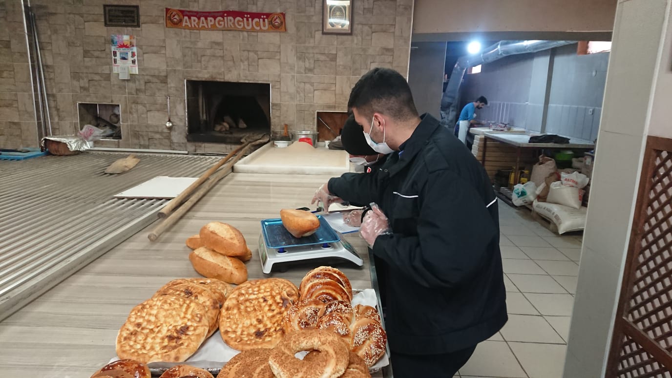 Arapgir Belediyesi zabıta ekipleri ekmek fırınlarına gramaj ve hijyen denetimi