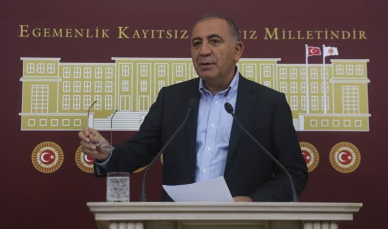 Adalet Bakanı Abdulhamit Gül istifa etti, yerine eski bakan Bekir