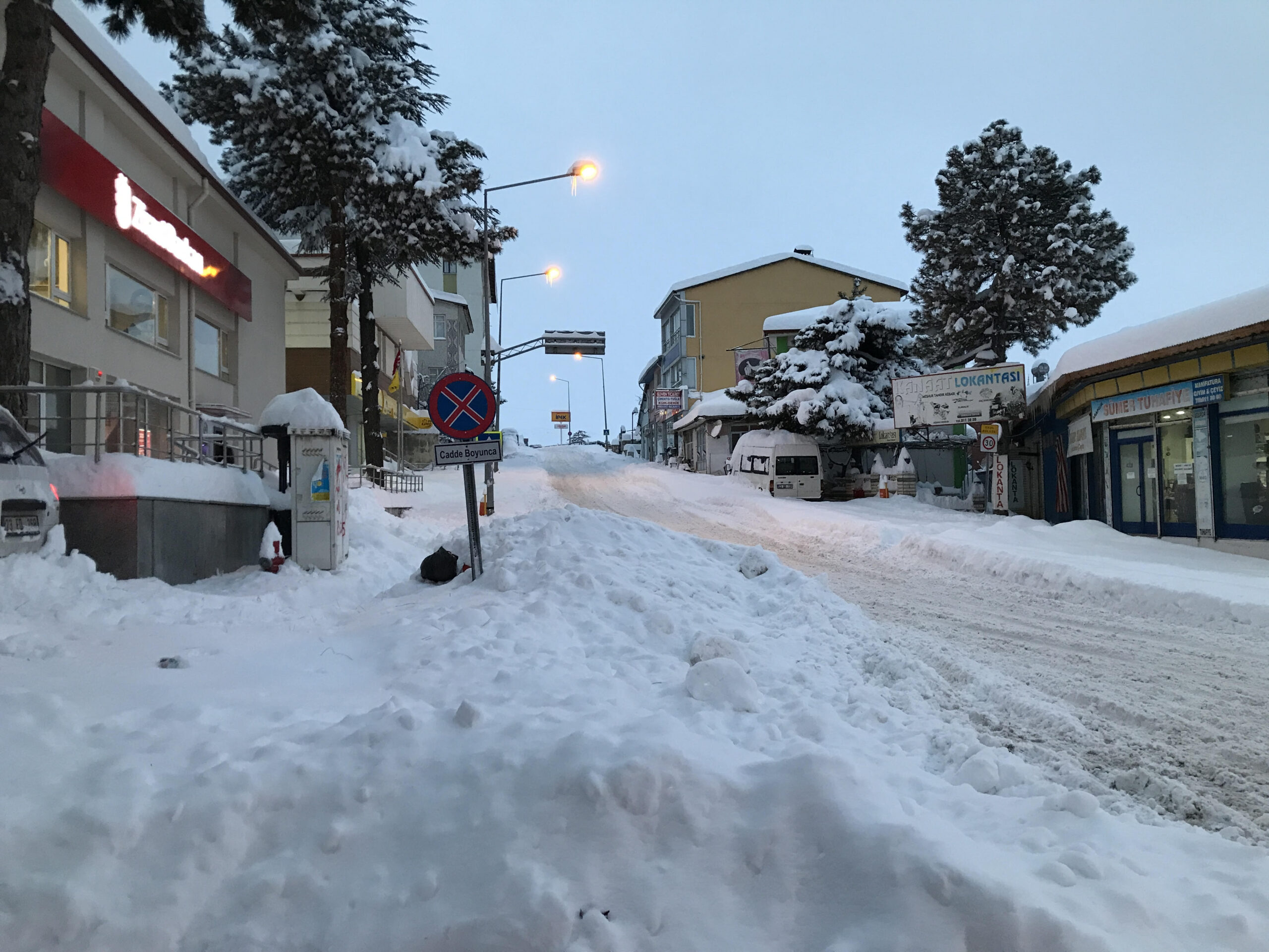 Arapgir’de Salı gününden itibaren etkili olan kar yağışının ardından başlatılan