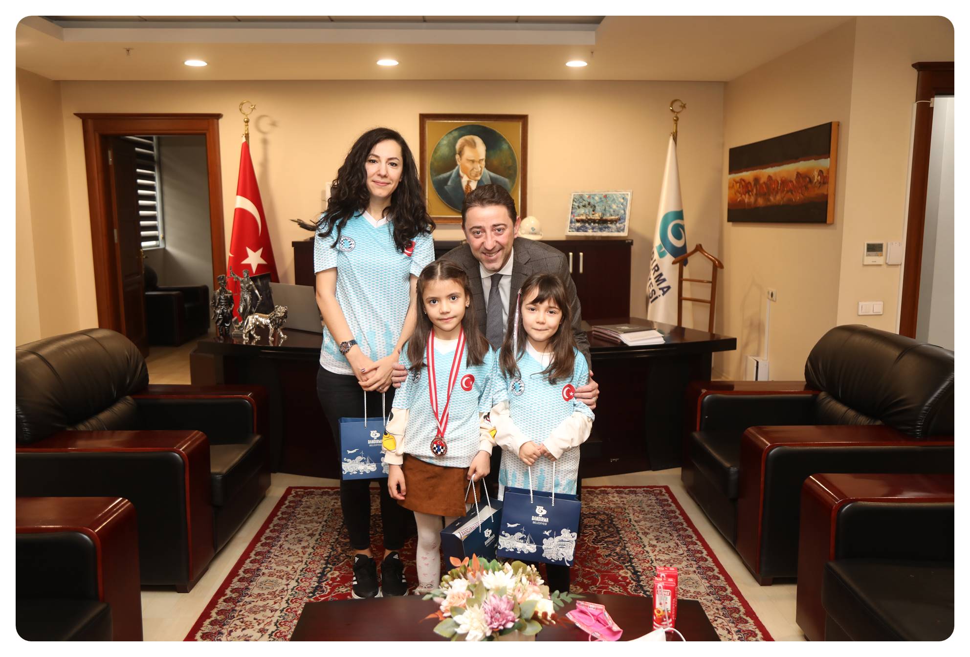 Bandırmadaki okullar, kurslar, dernekler bünyesinde bulunan satranç sporcuları, Türkiye çapında