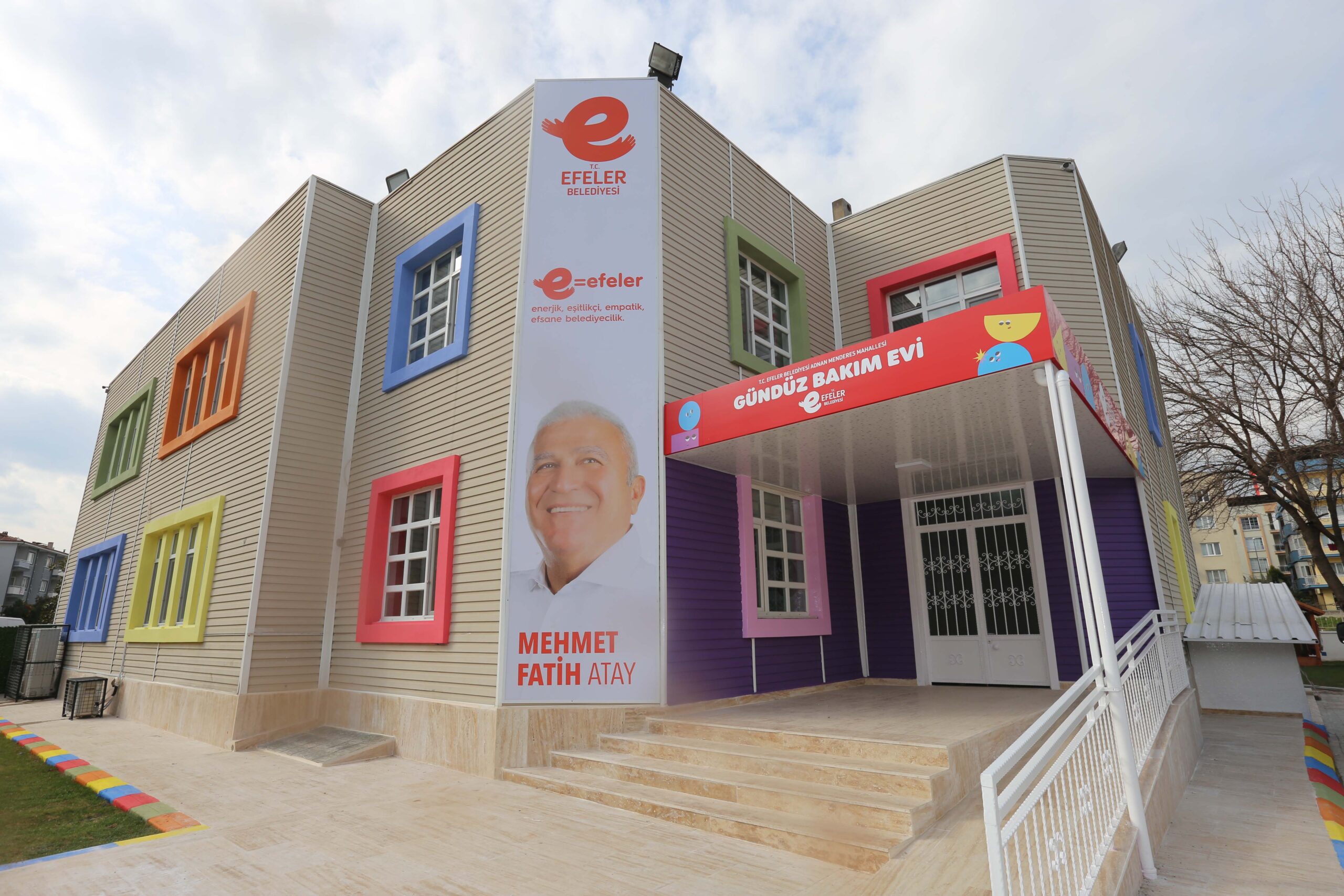 Efeler’de farklı alanlarda her ay iki merkez açılışı yaparak kente