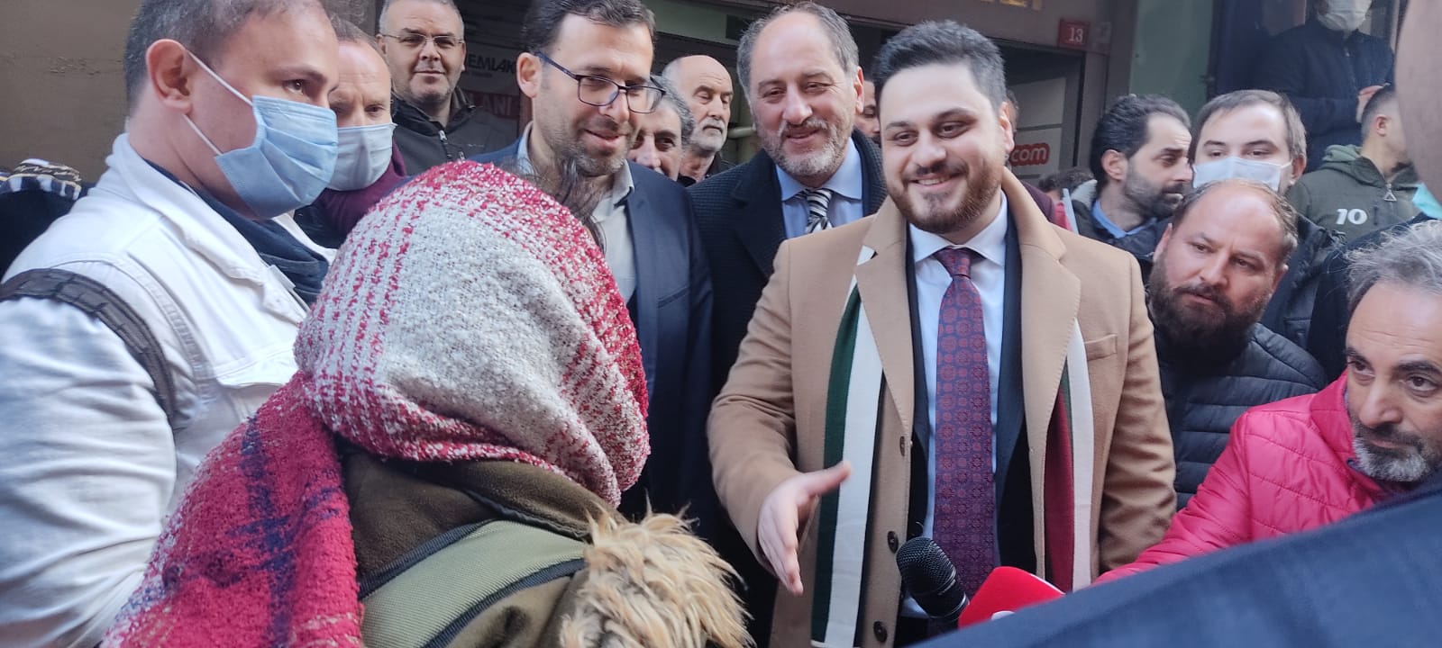 “Toplumu ayrıştırarak seçime gitme politikası izleniyor”İstanbul Şirinevler’de esnaf ziyareti yapıp,