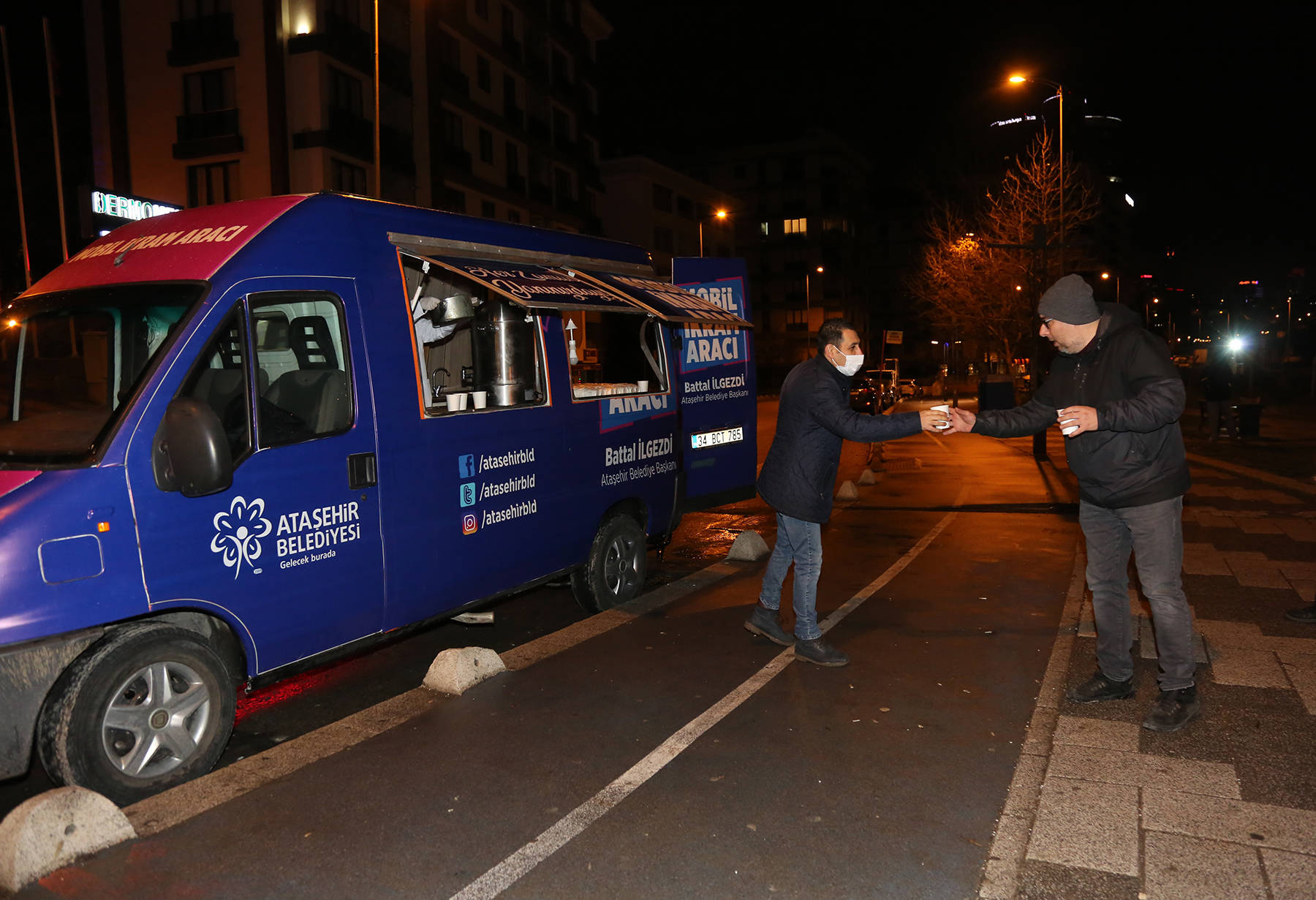 Ataşehir Belediyesi hafta içi her sabah, ilçe halkına “dumanı üzerinde, lezzeti