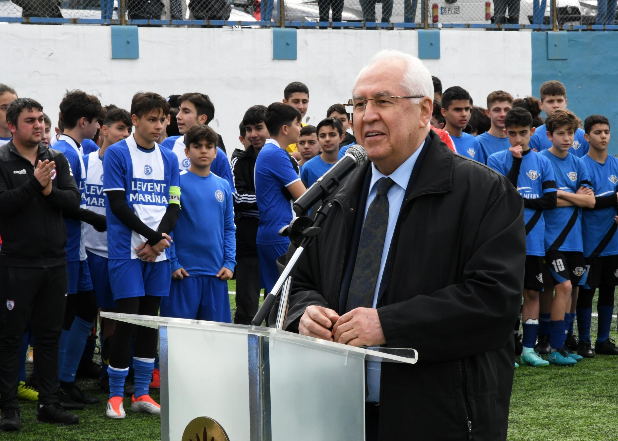 U14 Futbol Turnuvası’nda dereceye girenlere ödüllerini Kaymakam Öneği ve Başkan