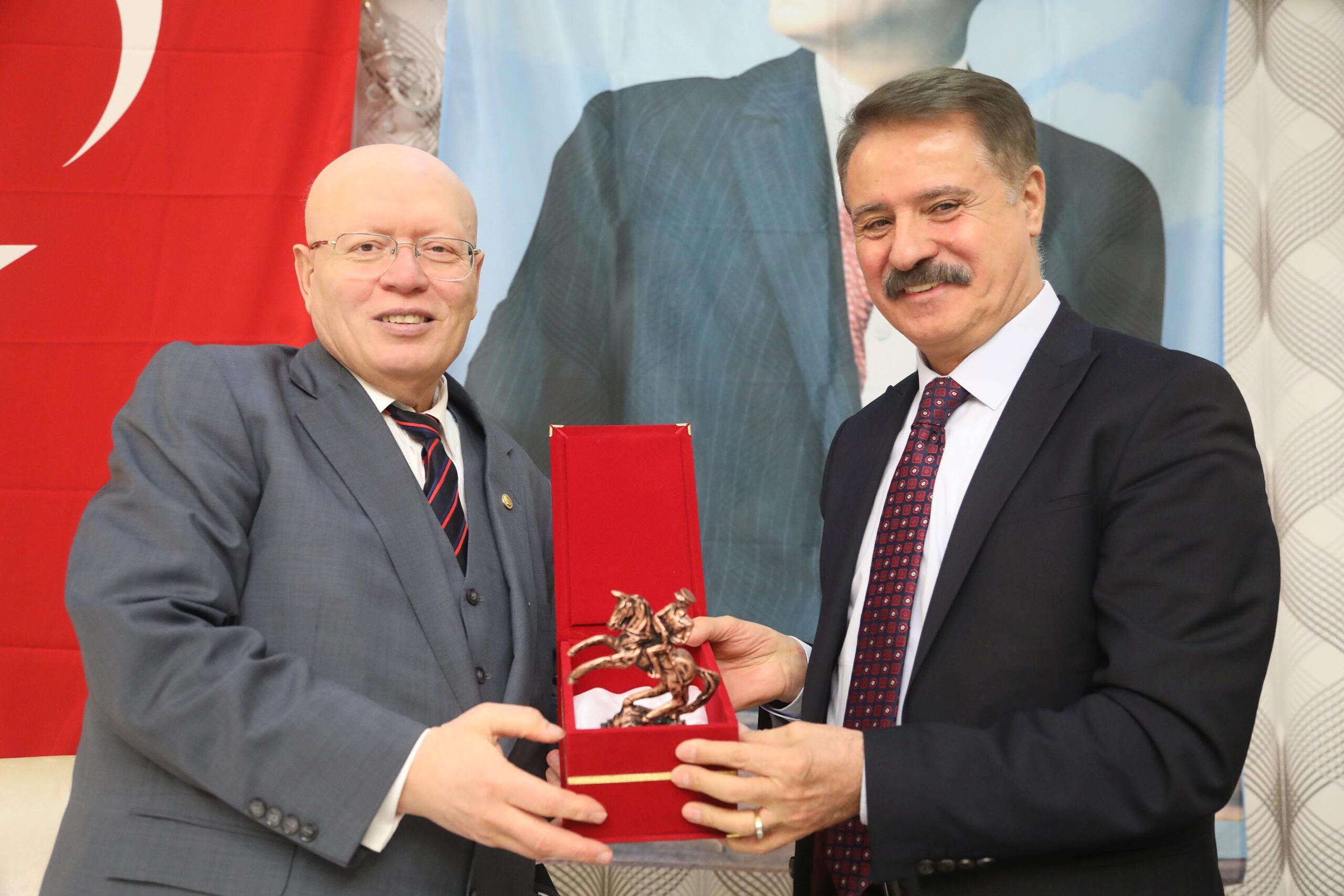 Atakum Belediyesi tarafından Samsun’un simgesi tarihi Onur Anıtı’na yapılan saldırı