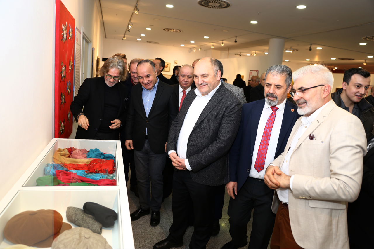 YILIN SANAT OLAYI: DÜNYACA ÜNLÜ İSİMLERİN ESERLERİ ‘BENİM KOLEKSİYONUM’ SERGİSİNDE