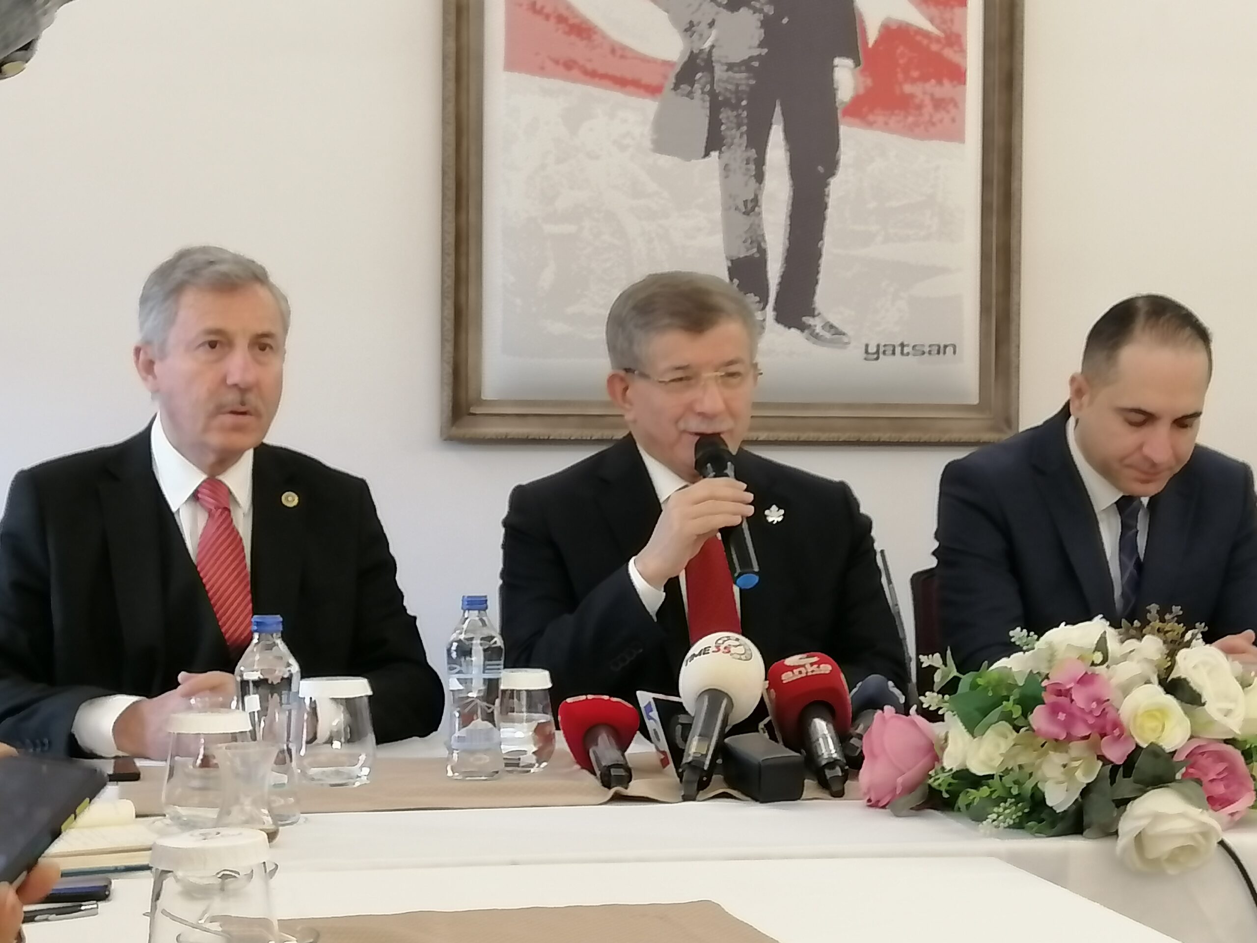 Gelecek Partisi Genel Başkanı Ahmet Davutoğlu, İzmir ziyaretinin ikinci gününde