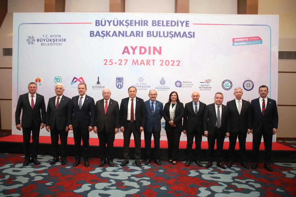 CHP’li büyükşehir belediye başkanları Aydın’da buluştu. Toplantıya katılan CHP Genel