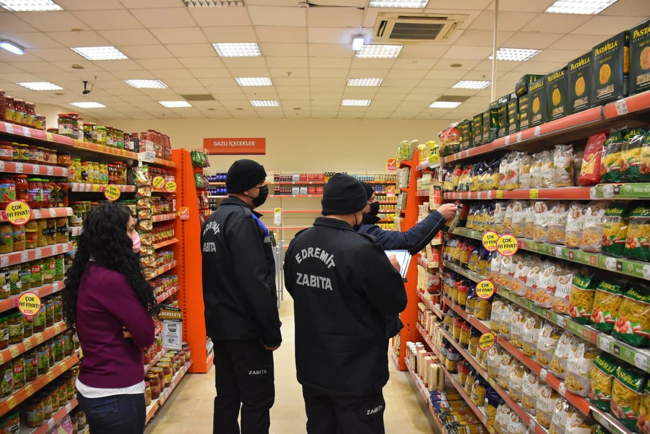 Edremit Belediyesi Zabıta Müdürlüğü tarafından son günlerde vatandaşlardan gelen şikayetleri