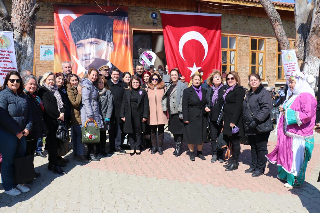 İzmir Büyükşehir Belediyesi’nin katkılarıyla Bayındır’da ilk kez “Emekçi Tahtacı Kadınlar