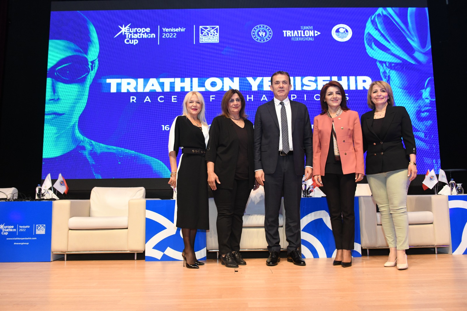 Mersin Yenişehir Belediyesinin ev sahipliğinde düzenlenen Yenişehir Avrupa Triatlon Kupası,
