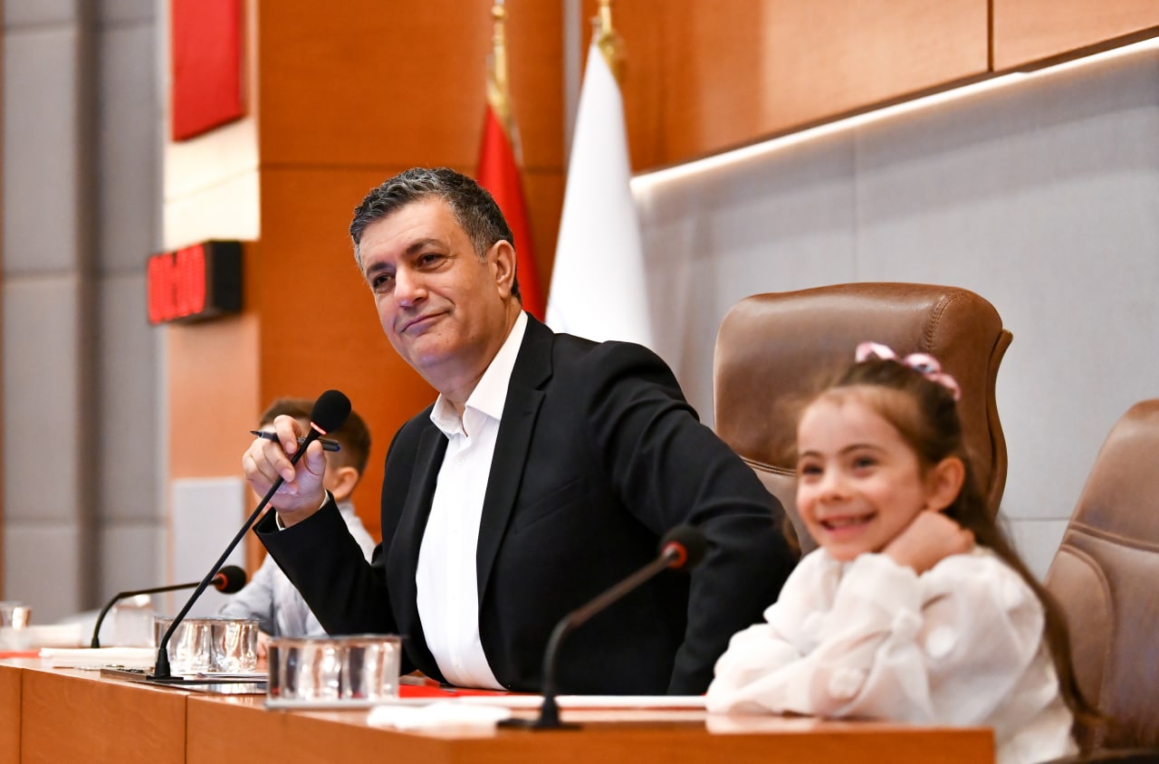 *Esenyurt Belediyesi’nin düzenlediği “Çocuk Meclisi” ile umut dolu konular gündeme