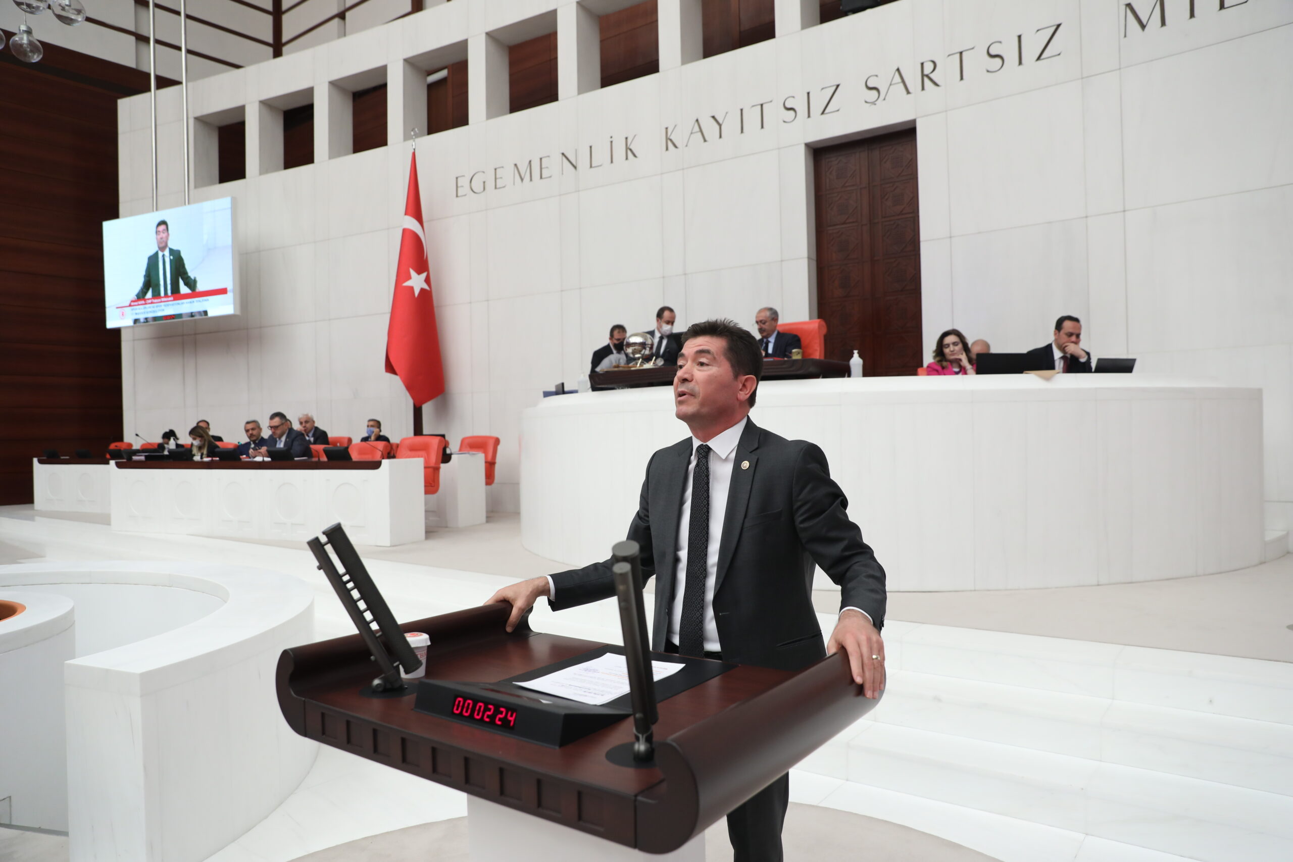 CHP’Lİ KAYA: “MİLLETİMİZ YOKSULLUKLA İMTİHAN OLUYOR, ÇOCUKLARIMIZ YATAĞA AÇ GİRİYOR”