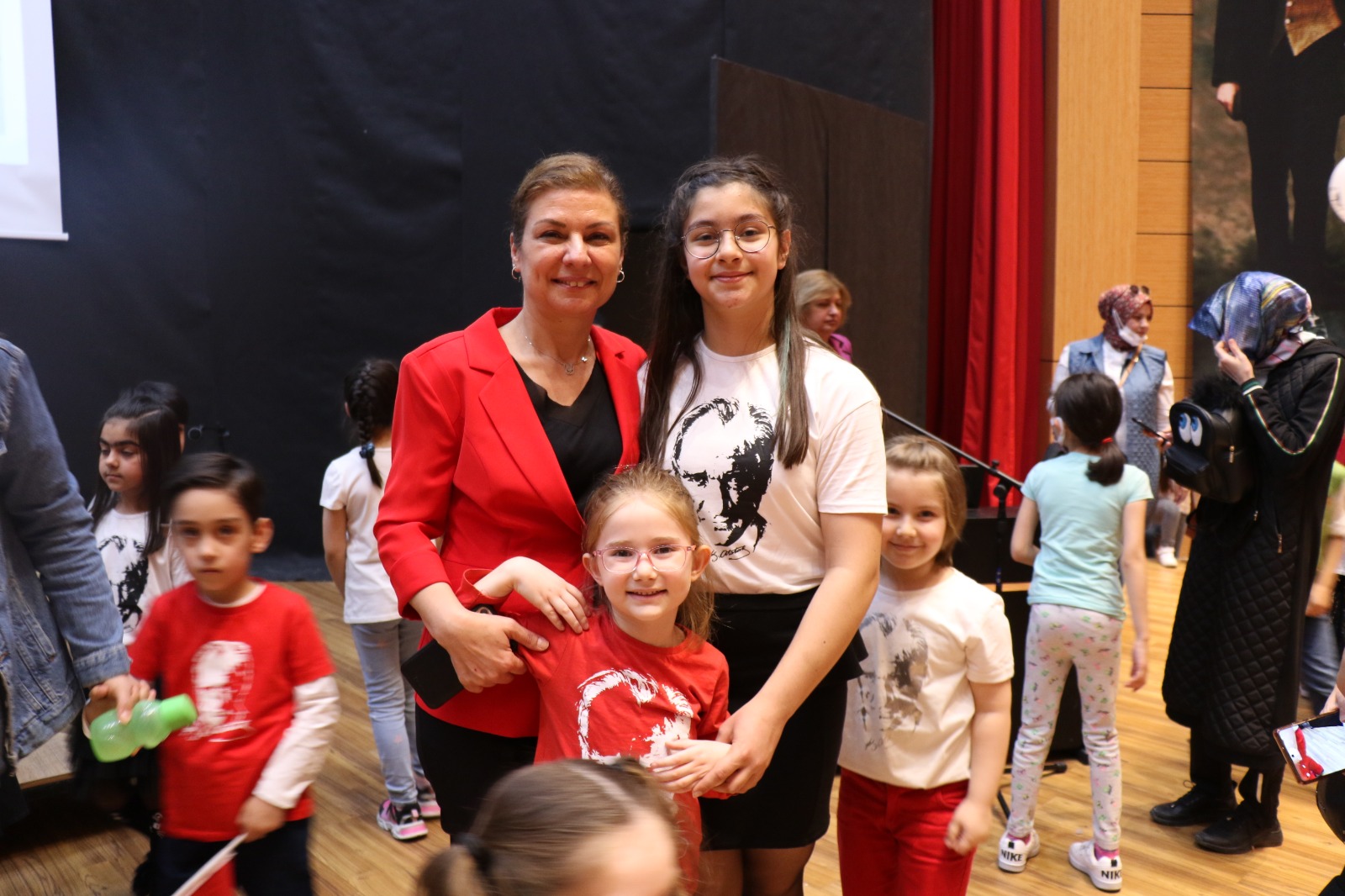 Safranbolu Tarihini En Kalabalık 23 Nisanını Yaşadı Safranbolu Belediyesi tarafından düzenlenen 23 Nisan Ulusal Egemenlik ve Çocuk