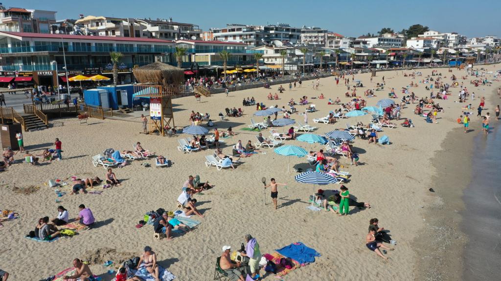 Didim Belediyesi, havaların ısınması ile birlikte dünyaca ünlü Altınkum Plajı’nda