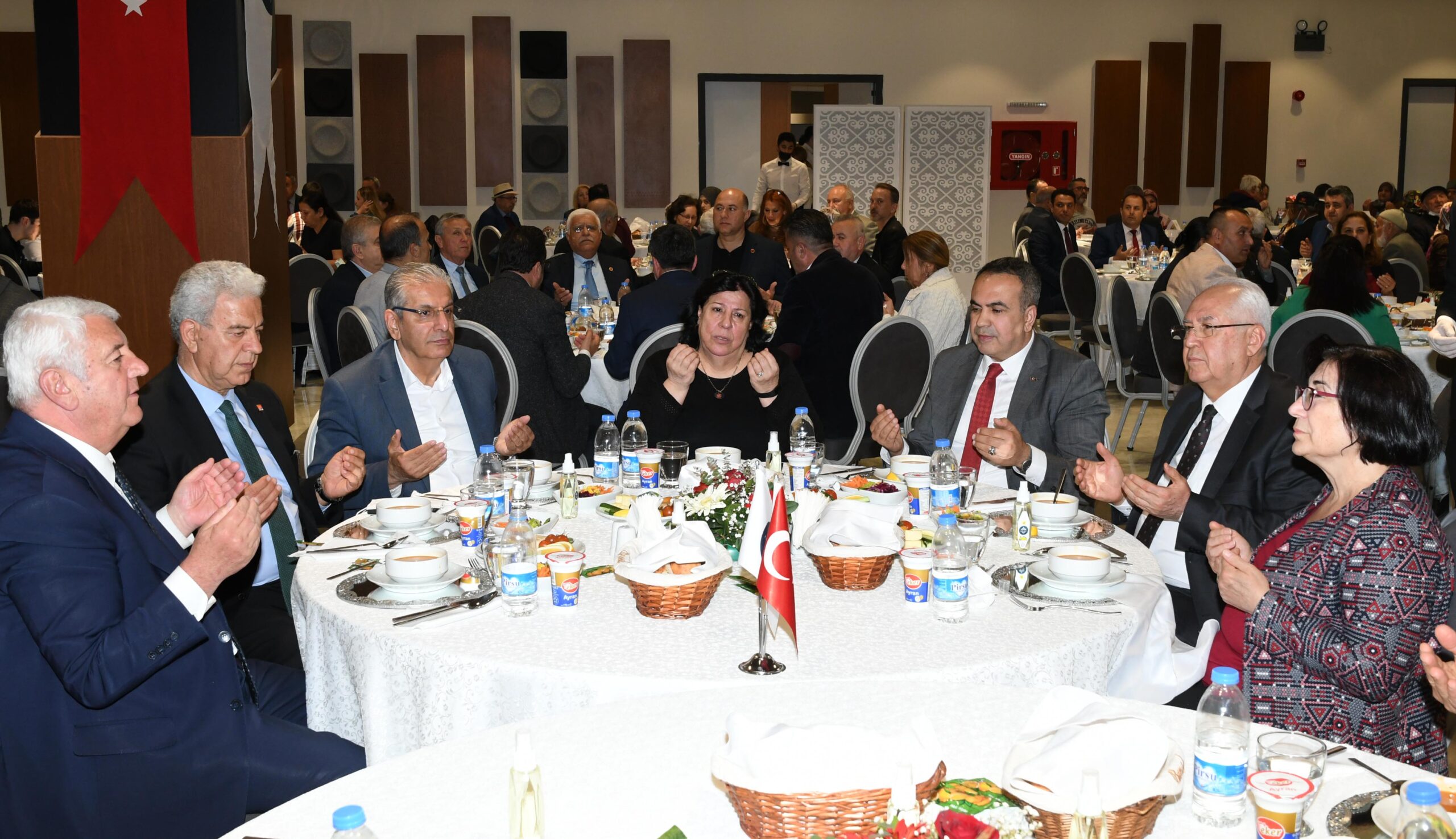 Karabağlar Belediyesi, geçen hafta şehit aileleri için düzenlediği iftarın ardından