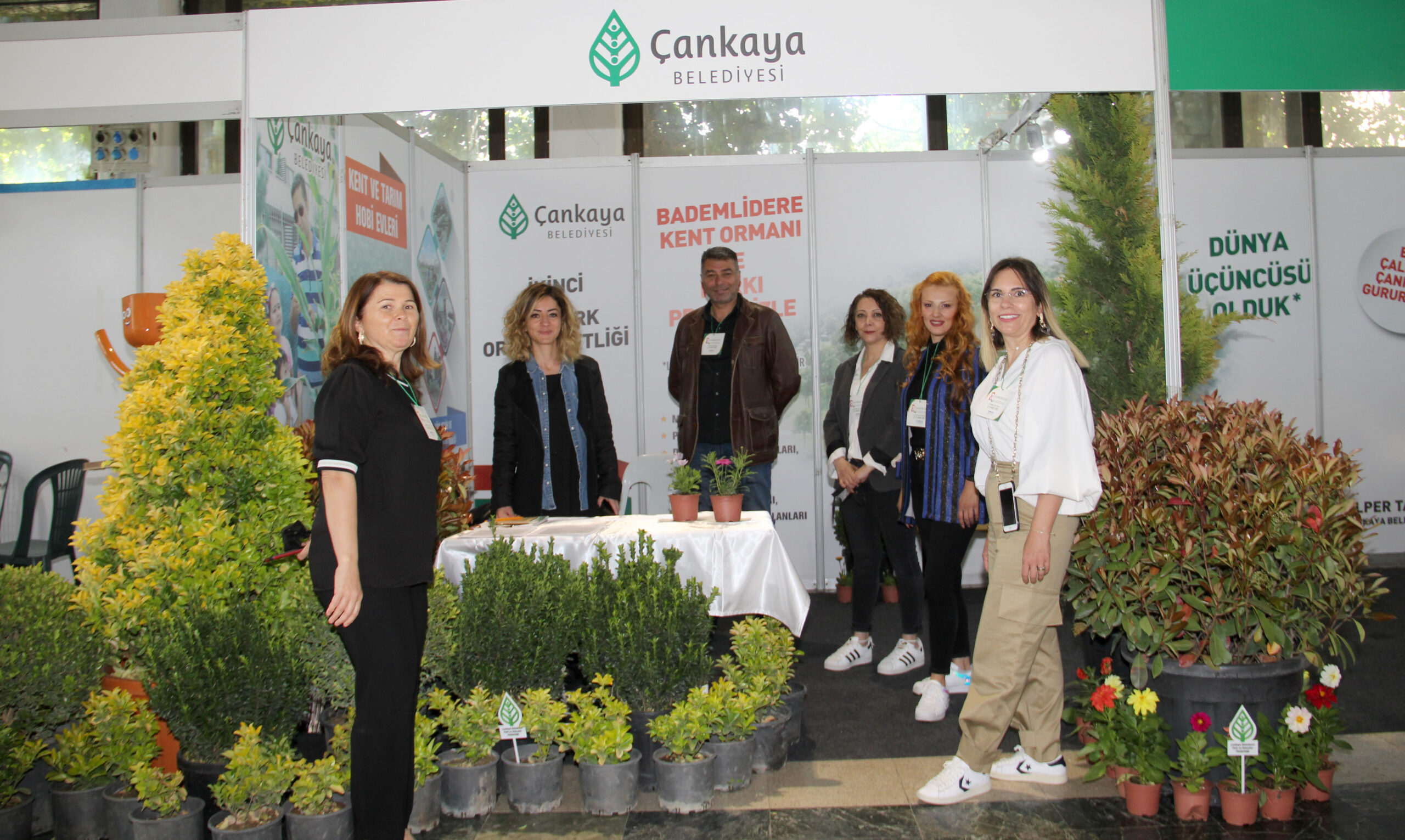 ÇANKAYA BELEDİYESİ FLOWER FEST’TE Çankaya Belediyesi, bu yıl ilki düzenlenen Flower Fest Çiçek, Süs