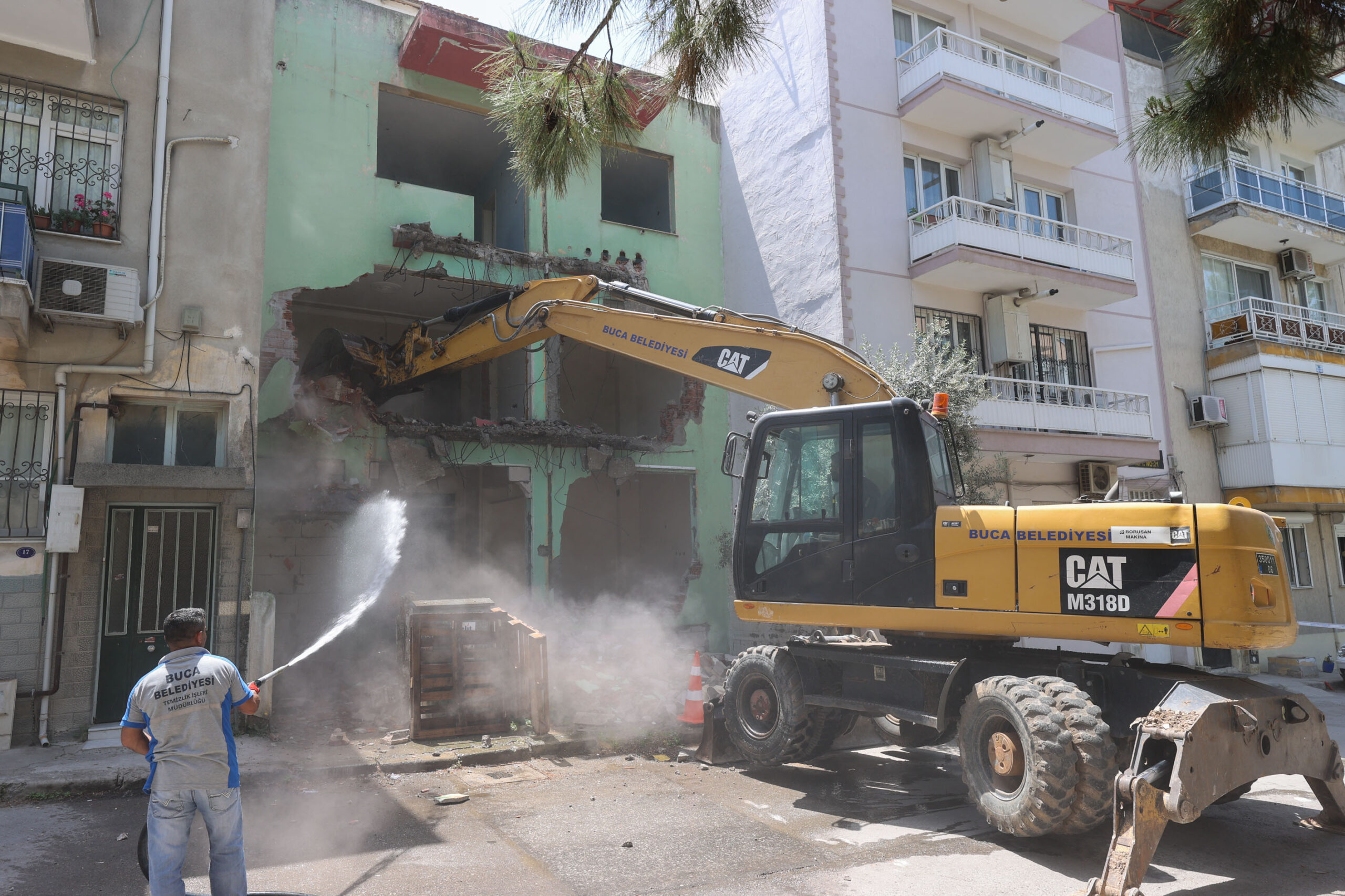 Buca’da riskli yapılara göz açtırılmıyor Buca’da metruk binalar haritadan siliniyorBUCA Belediyesi, yurttaşlar için tehlike arz