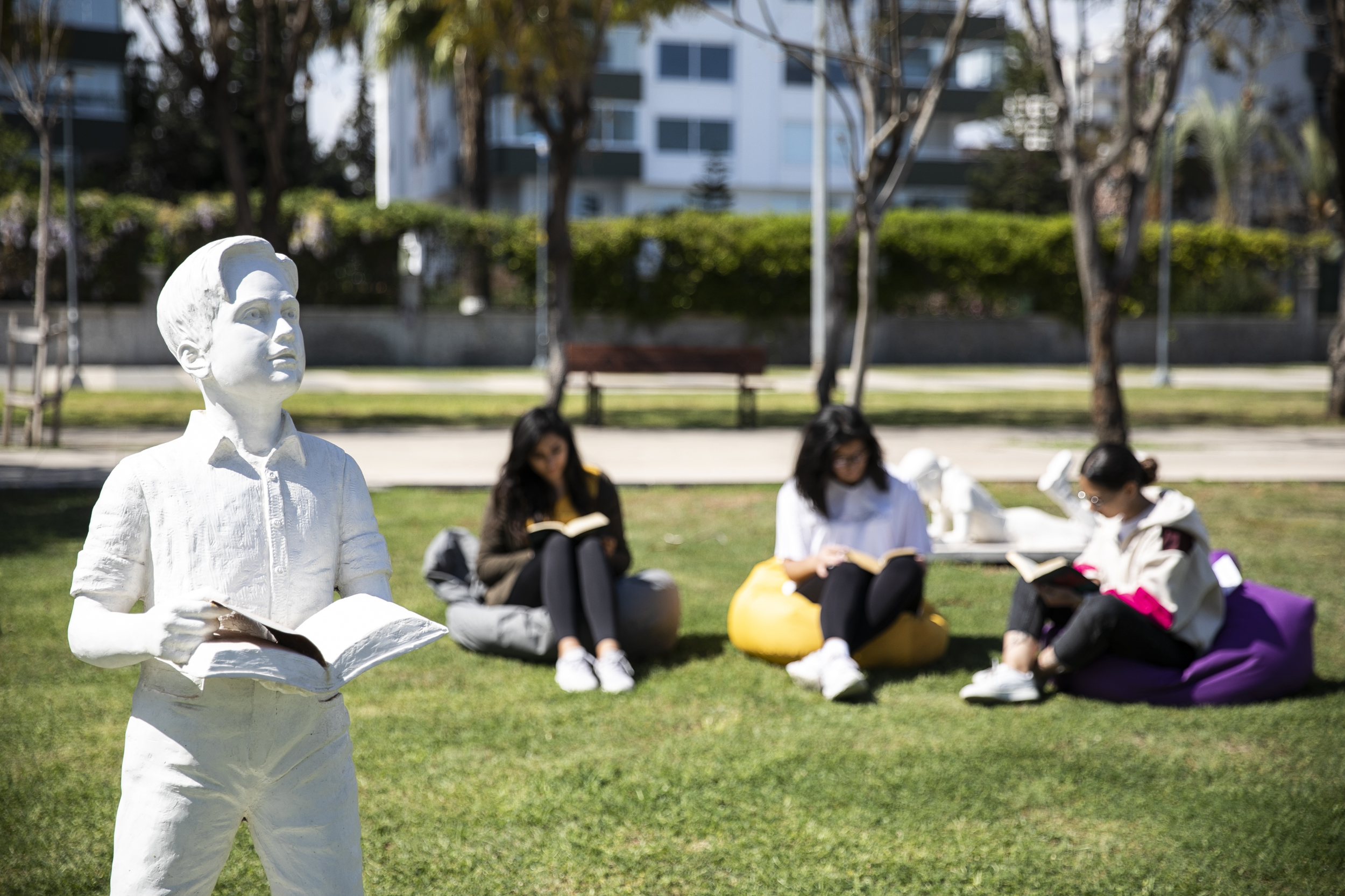 ÖĞRENCİLER, ÇALIŞMA MERKEZİ’Nİ İKİNCİ EVLERİ OLARAK GÖRÜYOR MERKEZ, HAFTANIN 6