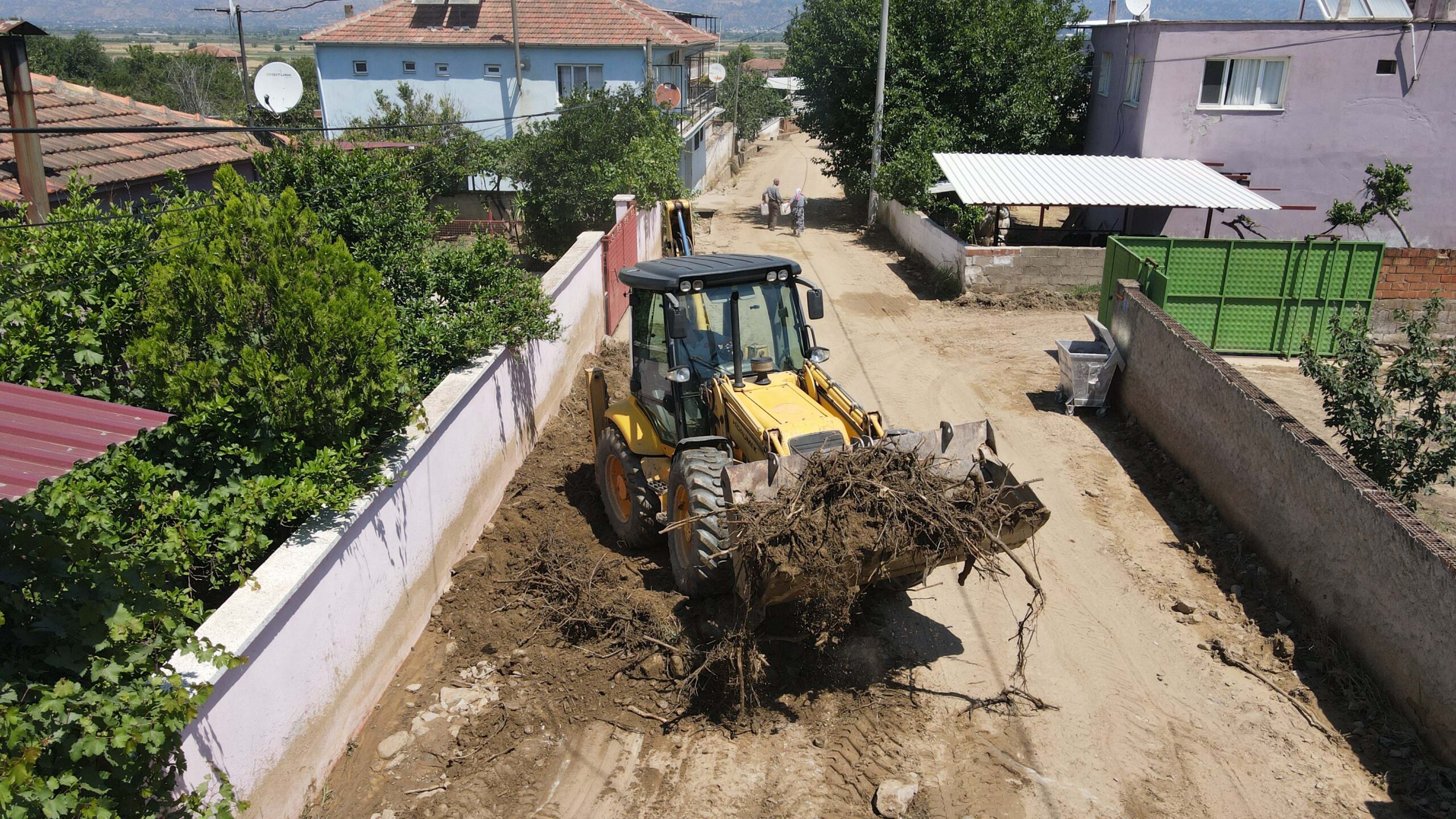 Efeler Belediyesi Fen İşleri Müdürlüğü ekipleri, geçtiğimiz günlerde yaşanan sel