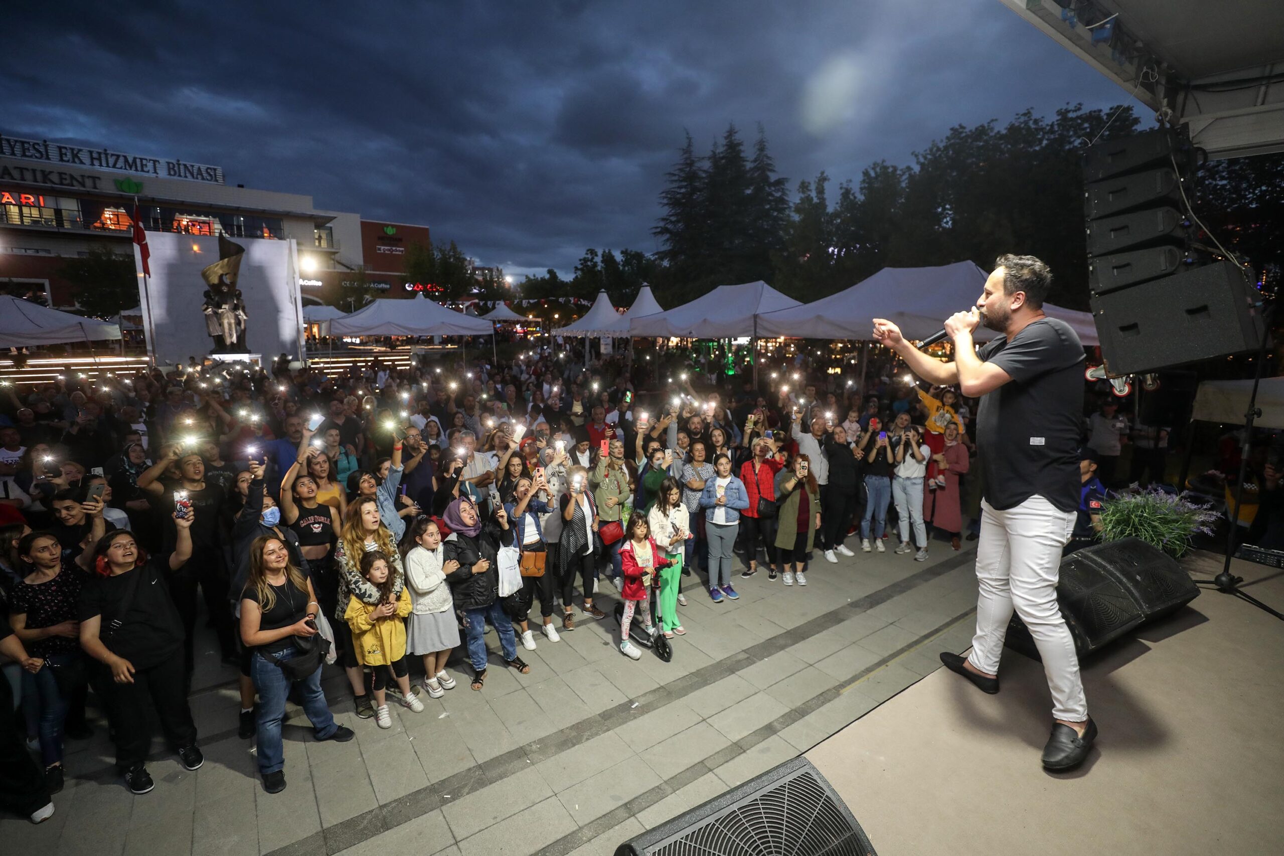 Yenimahalle Belediyesi Kent Orkestrası, Batıkent Murat Karayalçın Kent Meydanı’nda “Yaza