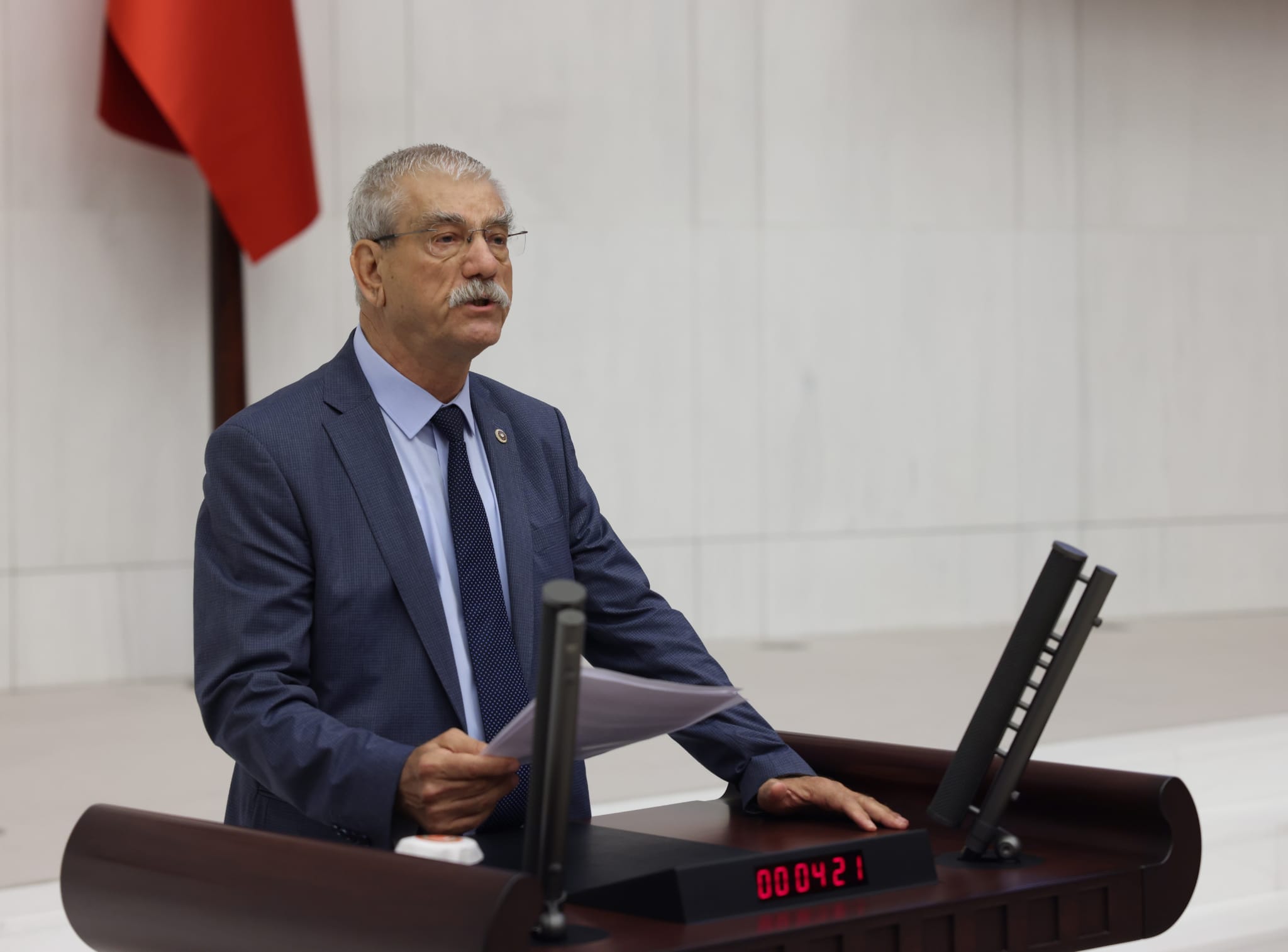 CHP İzmir Milletvekili Kani Beko, 2016 yılında ülkeyi terk eden