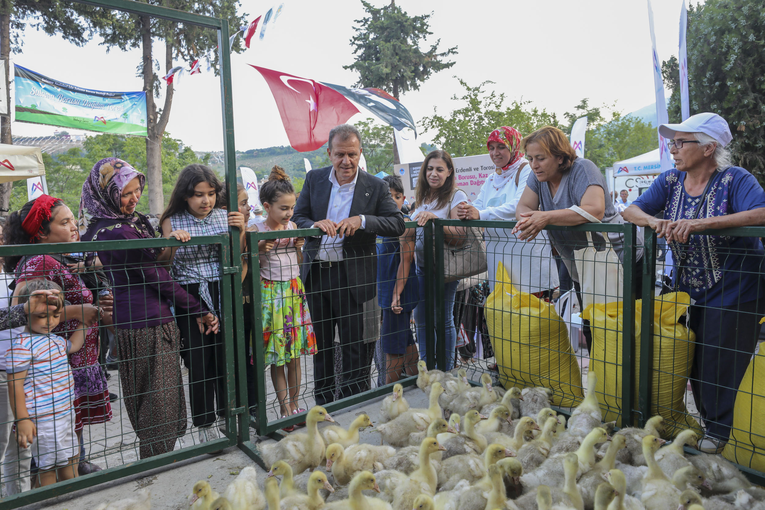 BÜYÜKŞEHİR’İN DESTEKLERİ İLE MERSİN’DE ÜRETİCİNİN YÜZÜ GÜLÜYOR, ÜRETİM ARTIYOR BAŞKAN