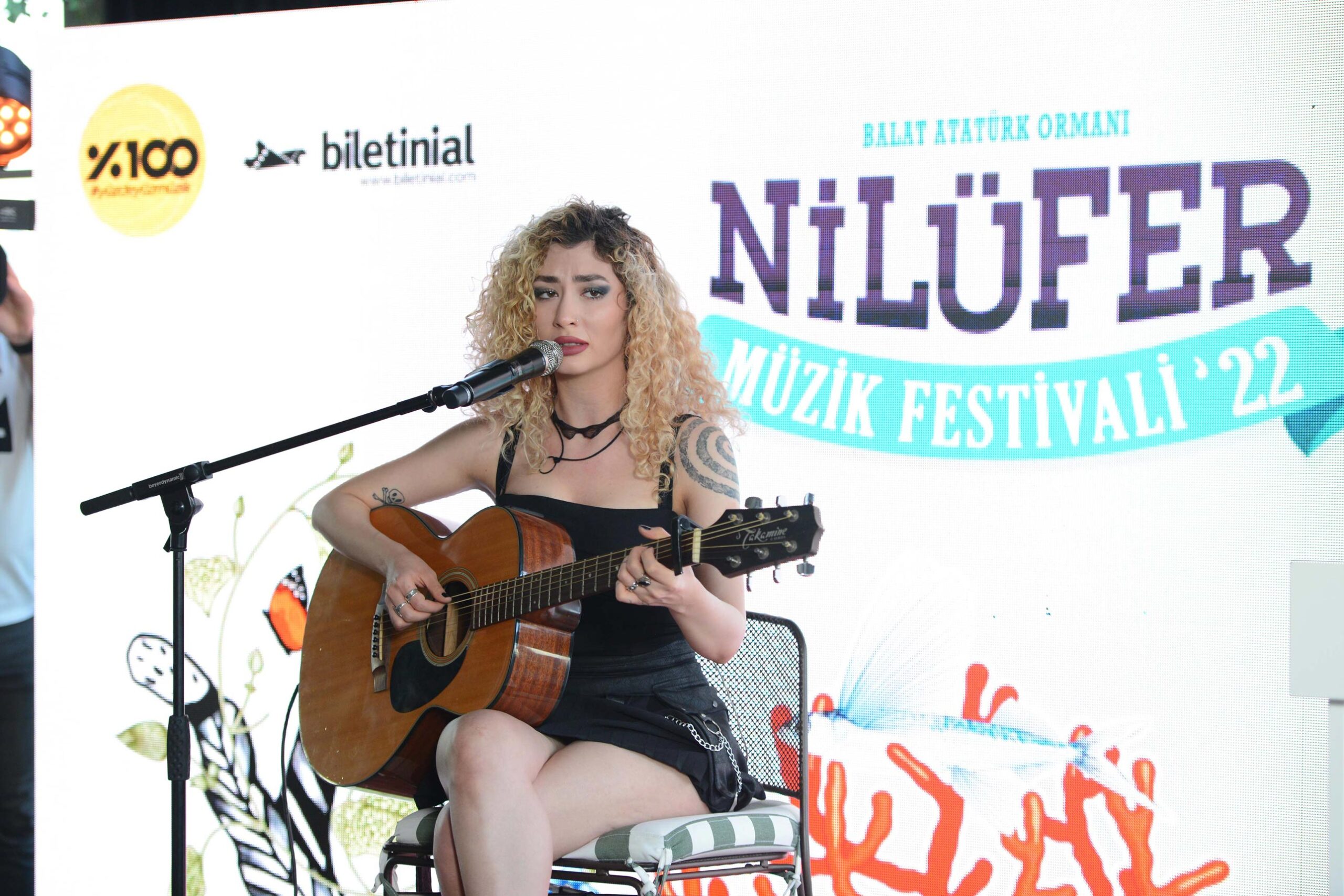 Nilüfer Belediyesi’nin “Dünyayı sev, geyiği öp, festivale gel” sloganıyla düzenlediği
