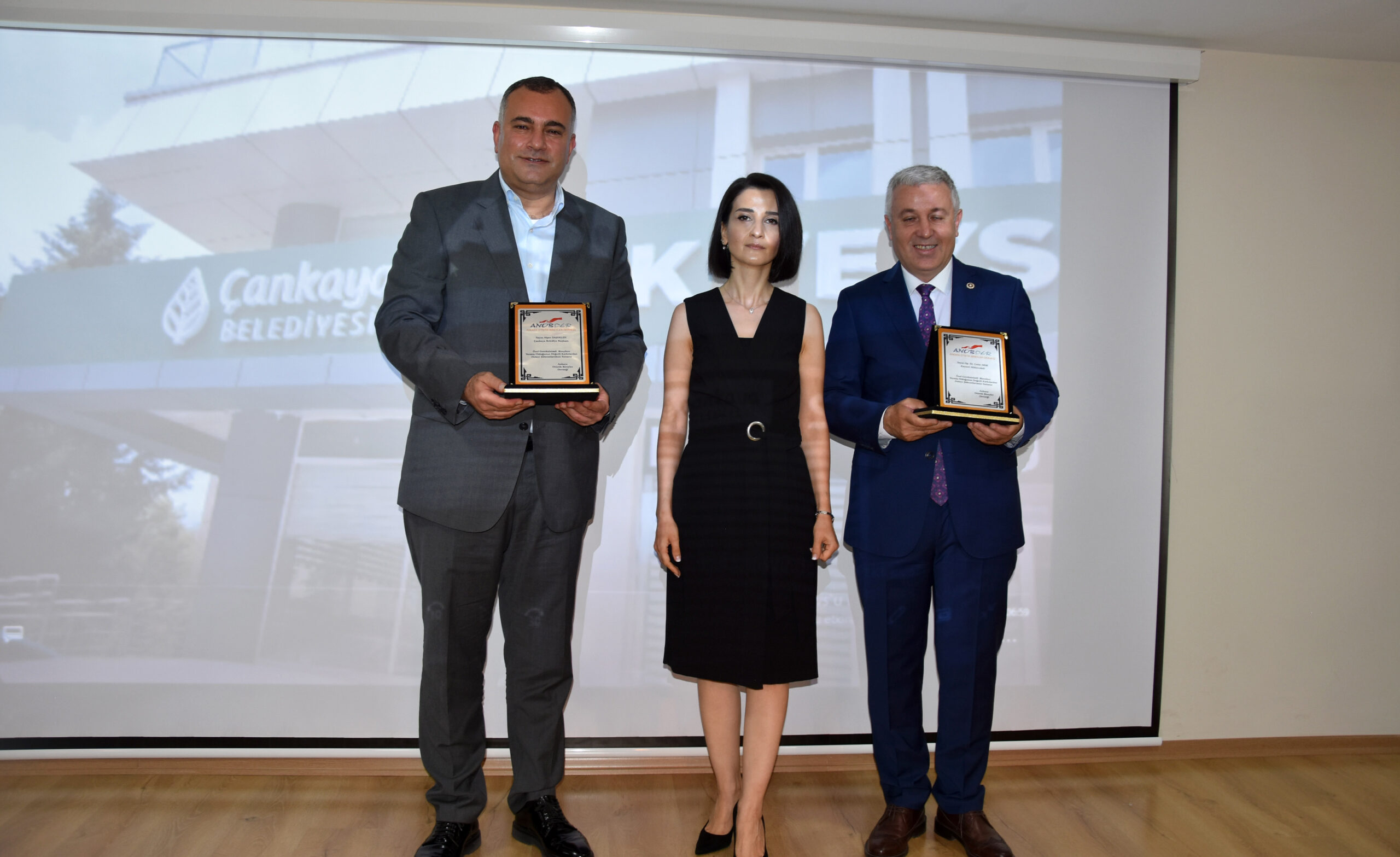 Çankaya Belediyesi Aşık Veysel Engelsiz Yaşam Merkezi engelli bireylerin renkli