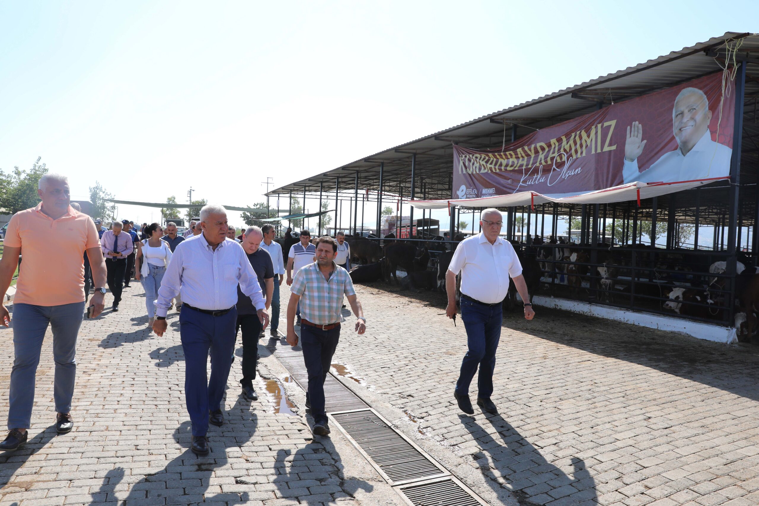 Efeler Belediye Başkanı Mehmet Fatih Atay, Kurban Bayramı’na sayılı günler