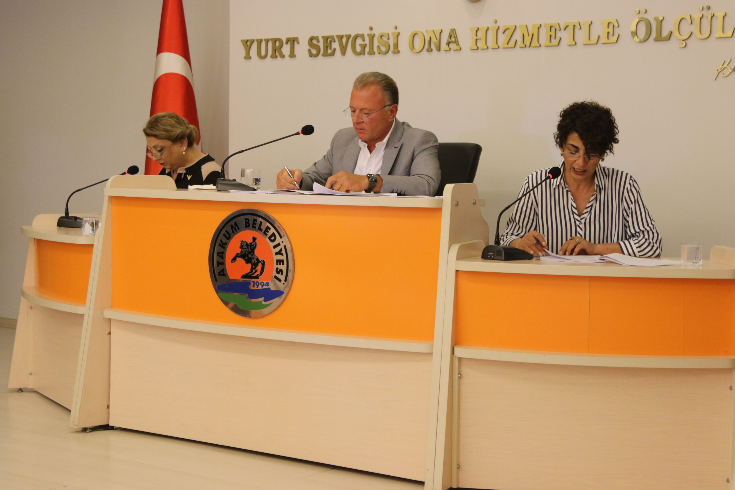 Atakum Belediye Meclisi, geçen hafta hayatını kaybeden usta sinema sanatçısı