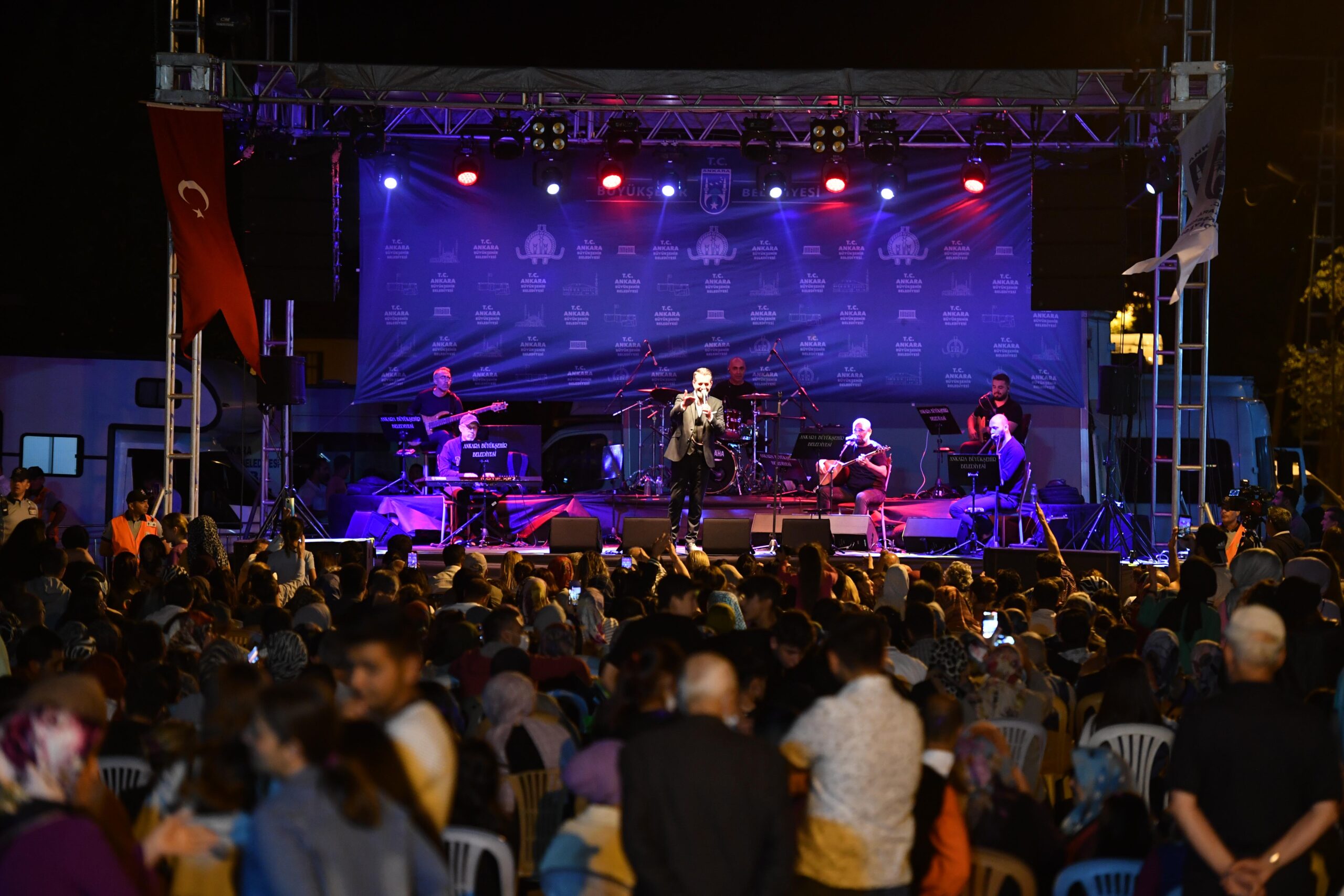     Ankara Büyükşehir Belediyesi, Başkentlileri “Ankara Yaz Şenlikleri ve Konserleri”