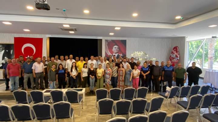 BAŞKAN GÜVEN, BELEDİYE PERSONELİ İLE BAYRAMLAŞTI Arsuz Belediye Başkanı Dr. Asaf Güven, Meclis Üyeleri ve Başkan