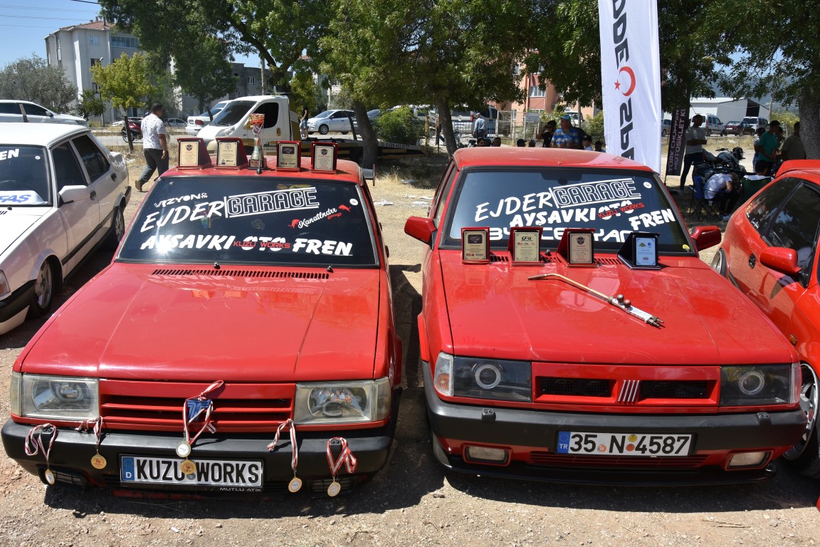 Gönen Belediyesinin ev sahipliğinde düzenlenen “1. Tuning Modifiye Fuarı” etkinliği