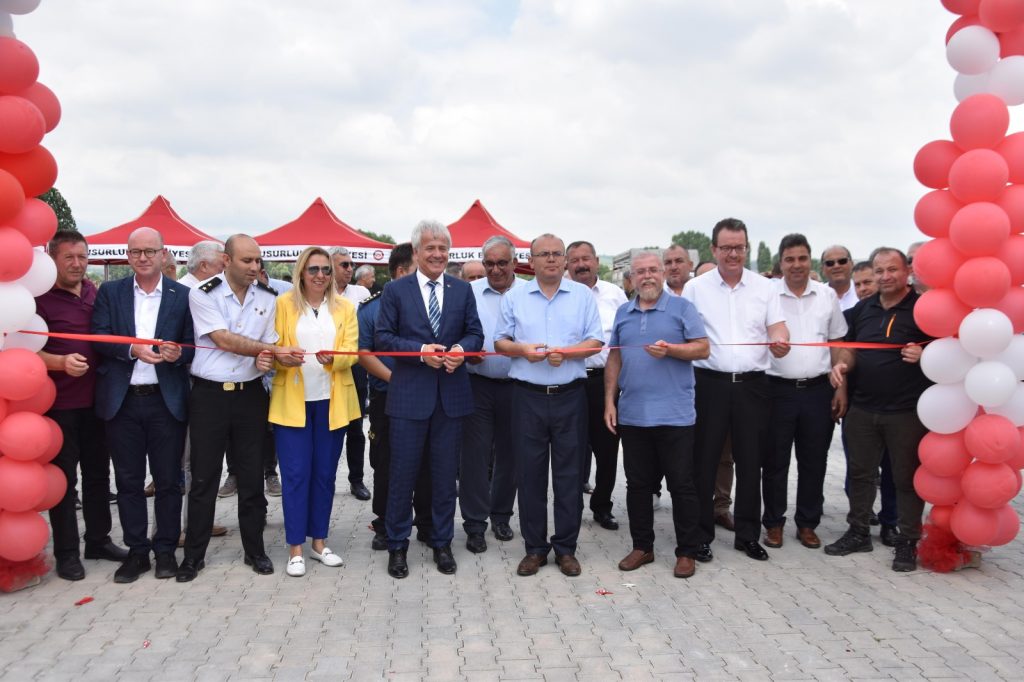 Susurluk Belediye Başkanı Nurettin Güney. Öncelikle hepinizi sevgiyle, saygıyla selamlıyorum. Susurluk Canlı Hayvan