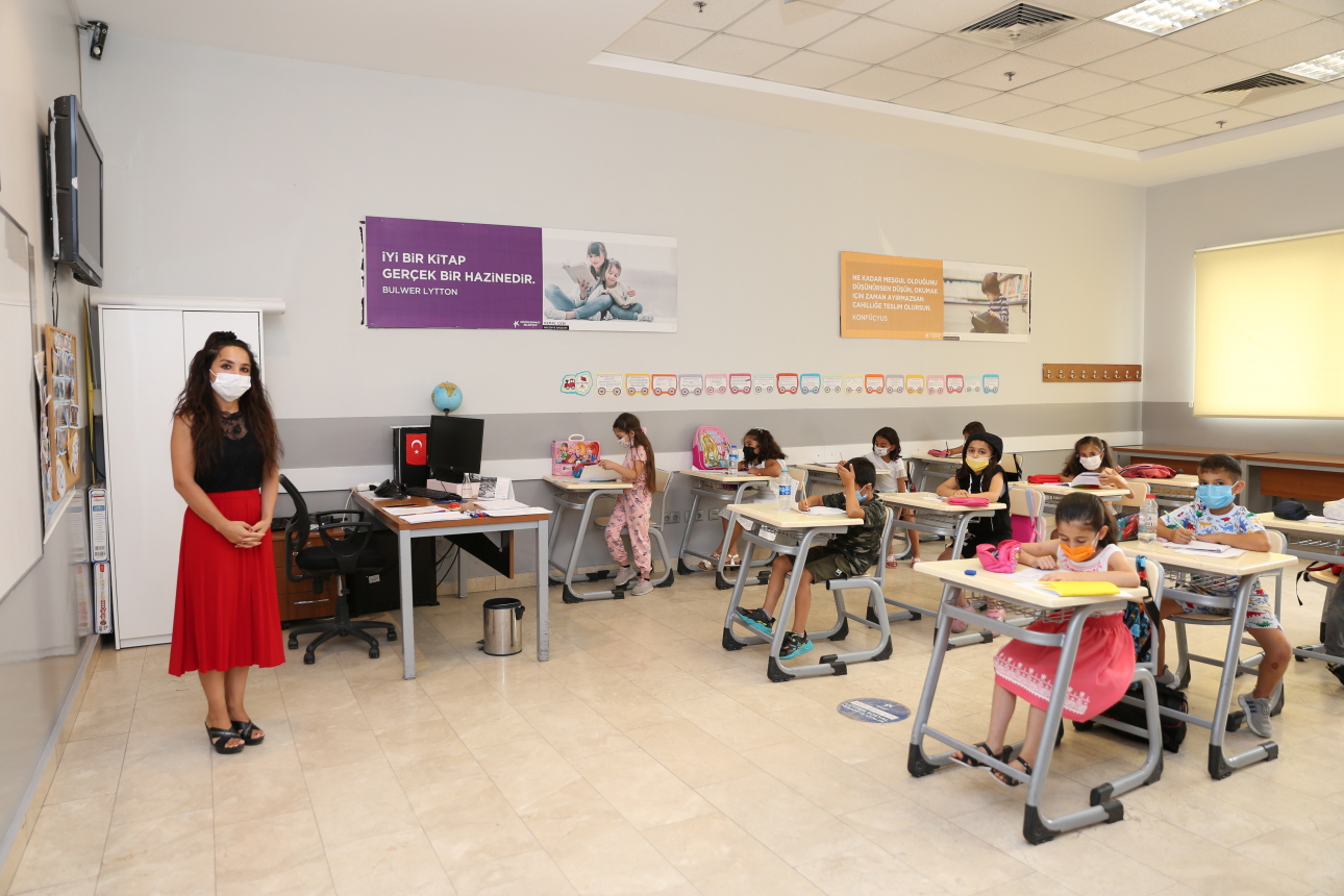 KÜÇÜKÇEKMECE BELEDİYESİ YAZ KURSLARI KALDIĞI YERDEN DEVAM EDİYOR Küçükçekmece Belediyesi,