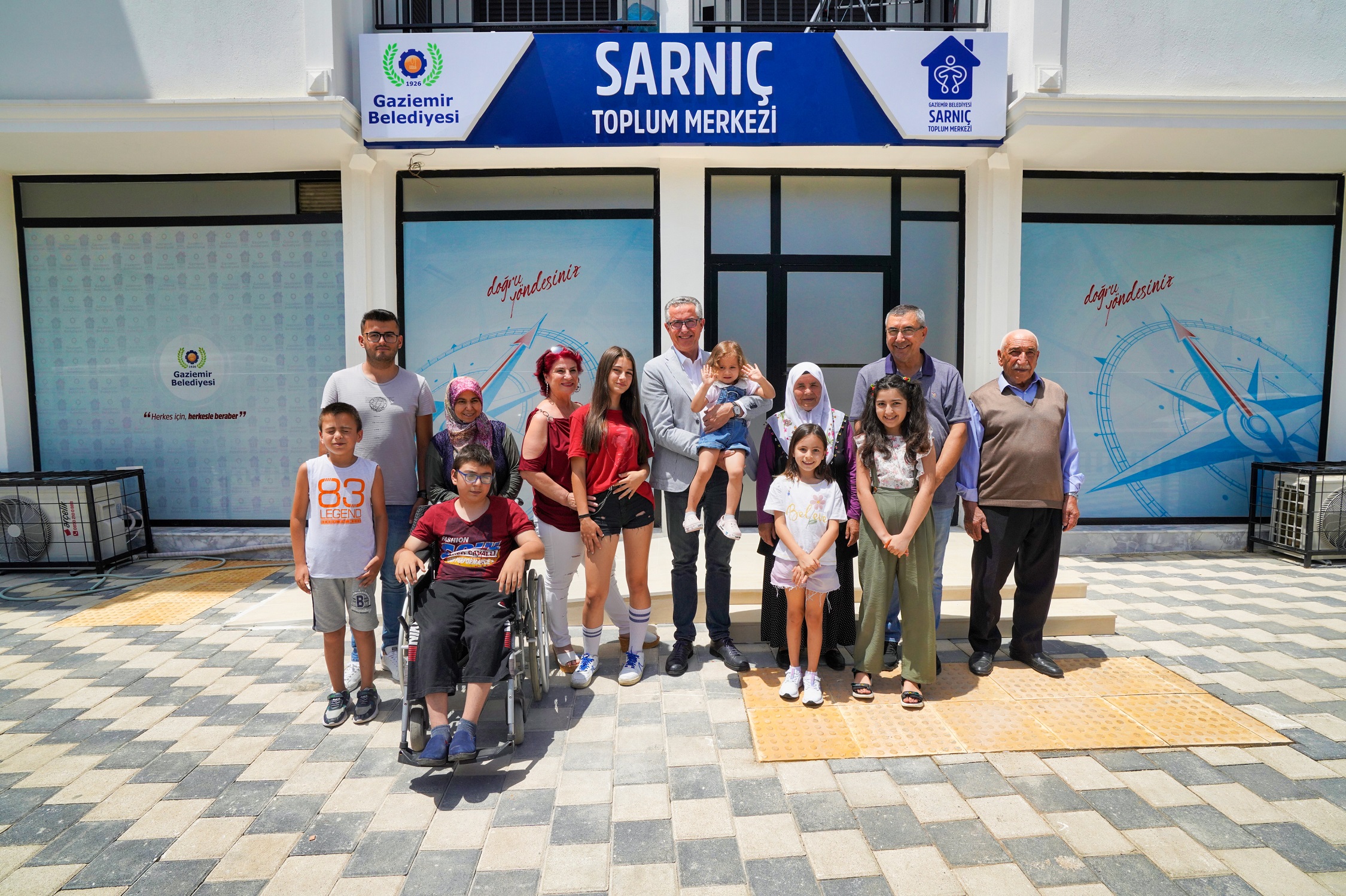 Gaziemir Belediyesi, yurttaşların çok yönlü gelişimine katkı koymak, dayanışmanın yerelden