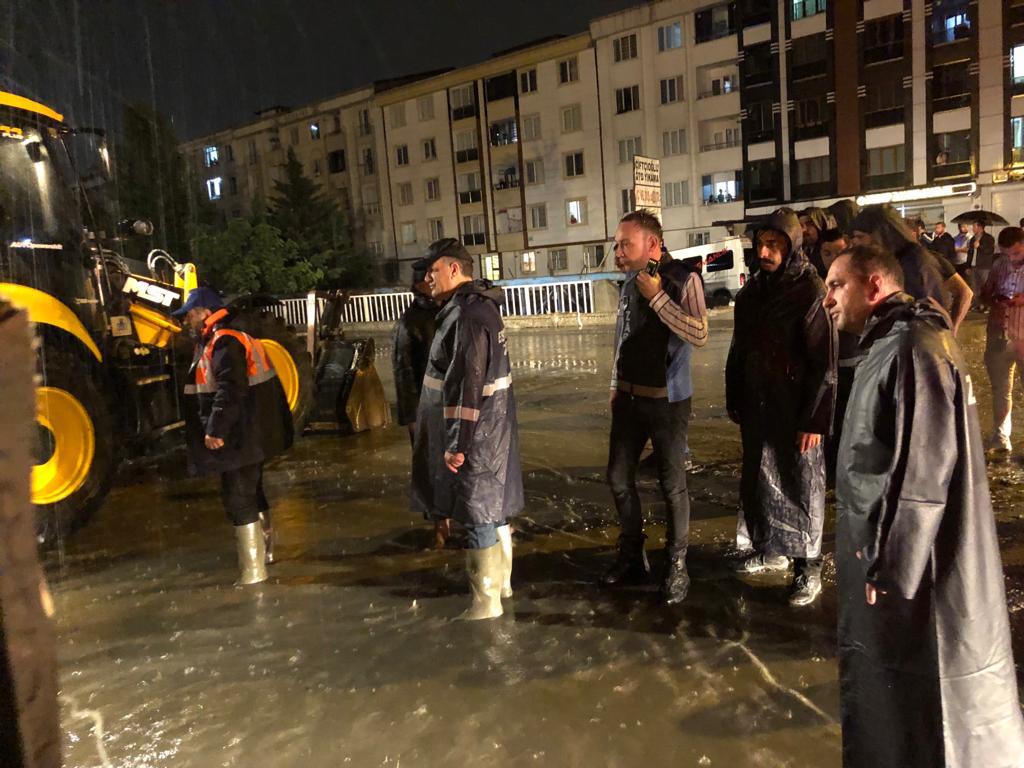 İstanbul’da akşam saatlerinde başlayan ve gece saatleri itibariyle şiddetini artıran