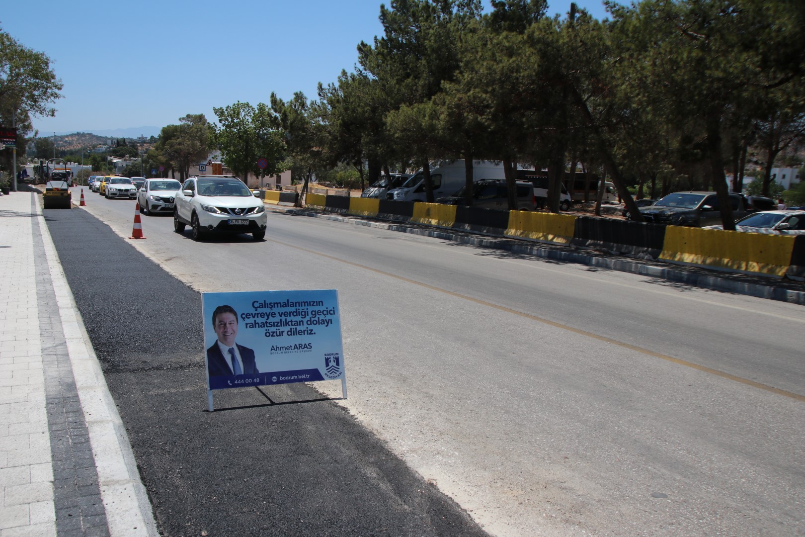 Bodrum Belediyesi Fen İşleri Müdürlüğü ekipleri, Bitez Mahallesi Atatürk Bulvarı’nda